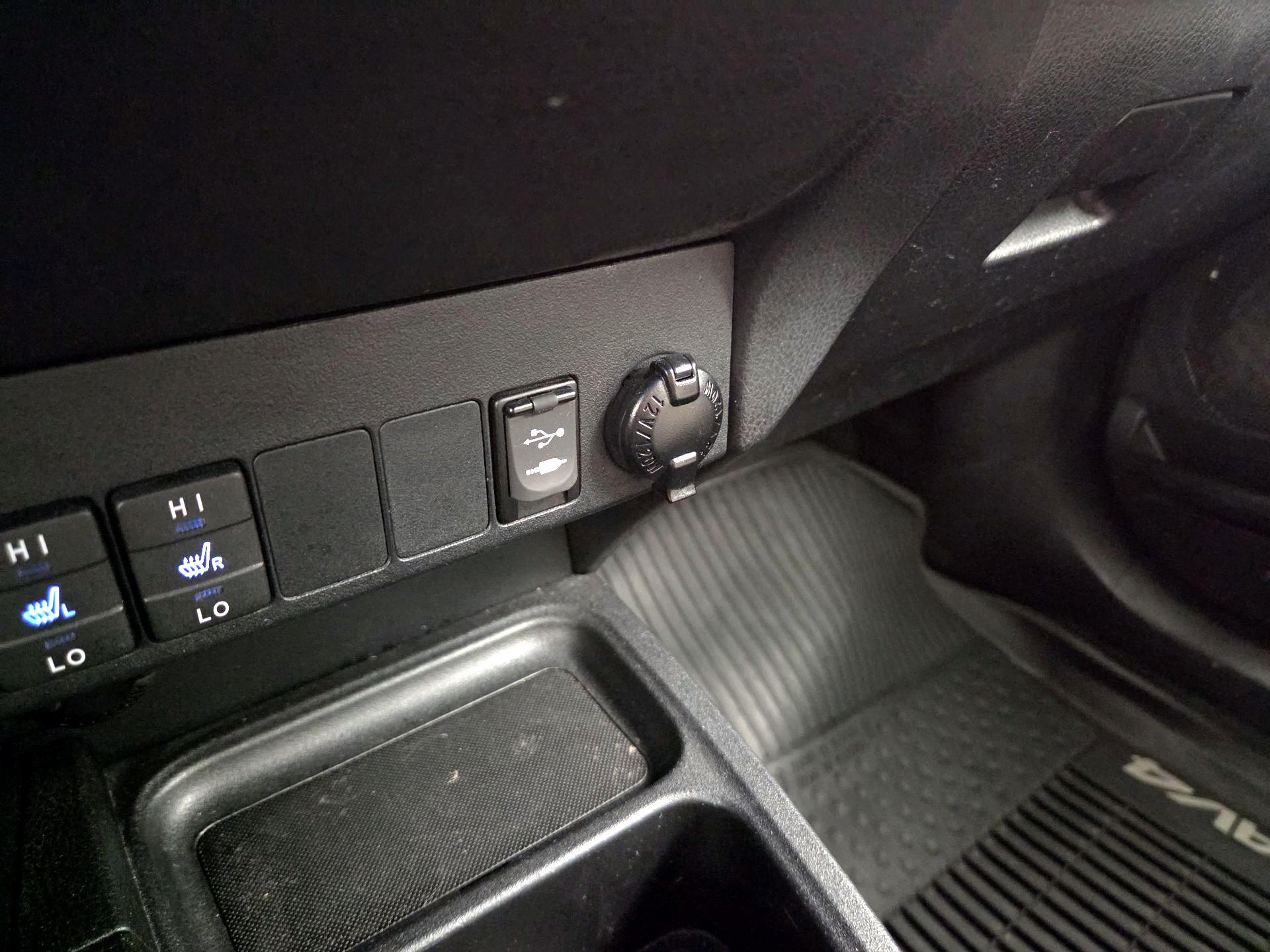 Thumbnail: 2018 Toyota RAV4 - 19