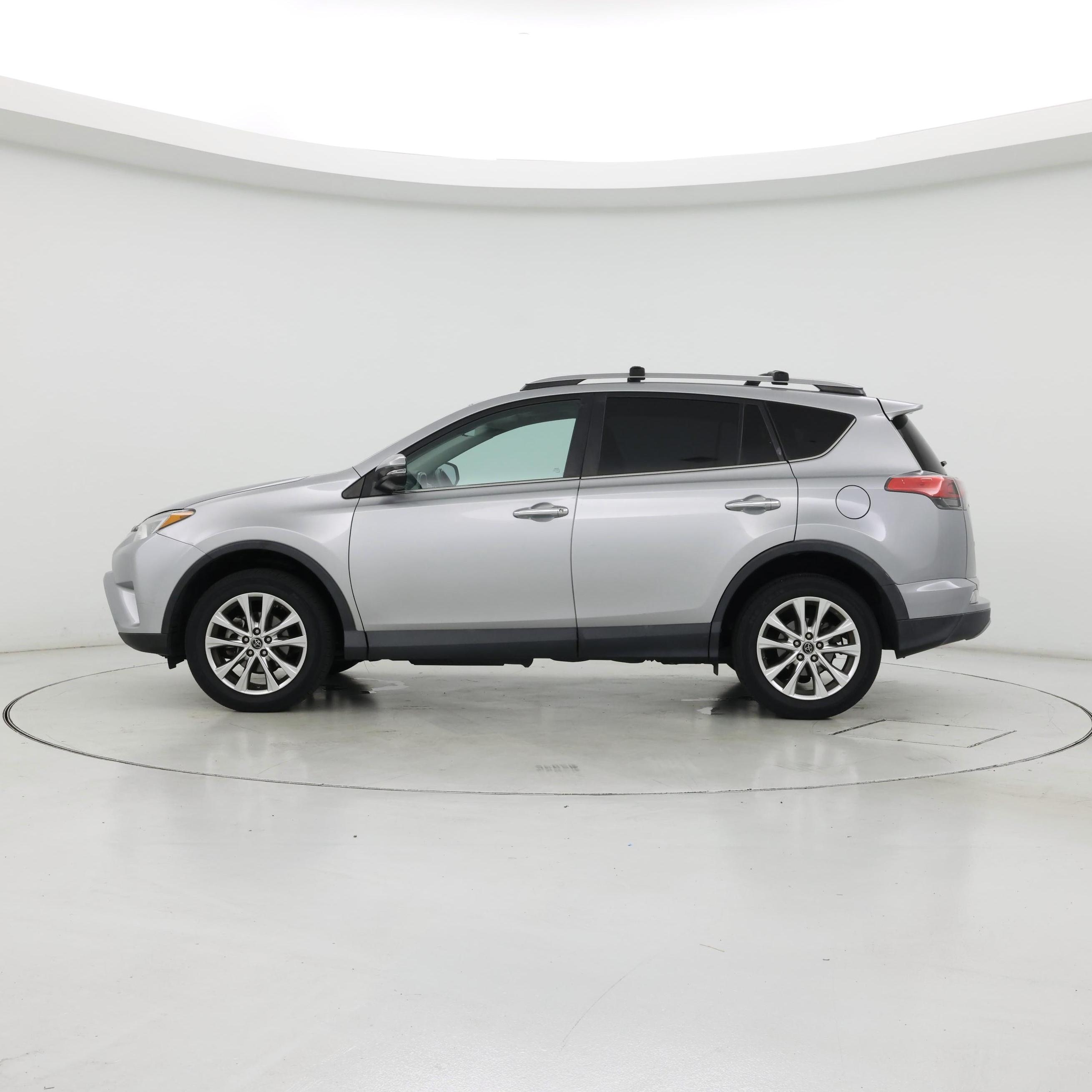 Thumbnail: 2018 Toyota RAV4 - 3