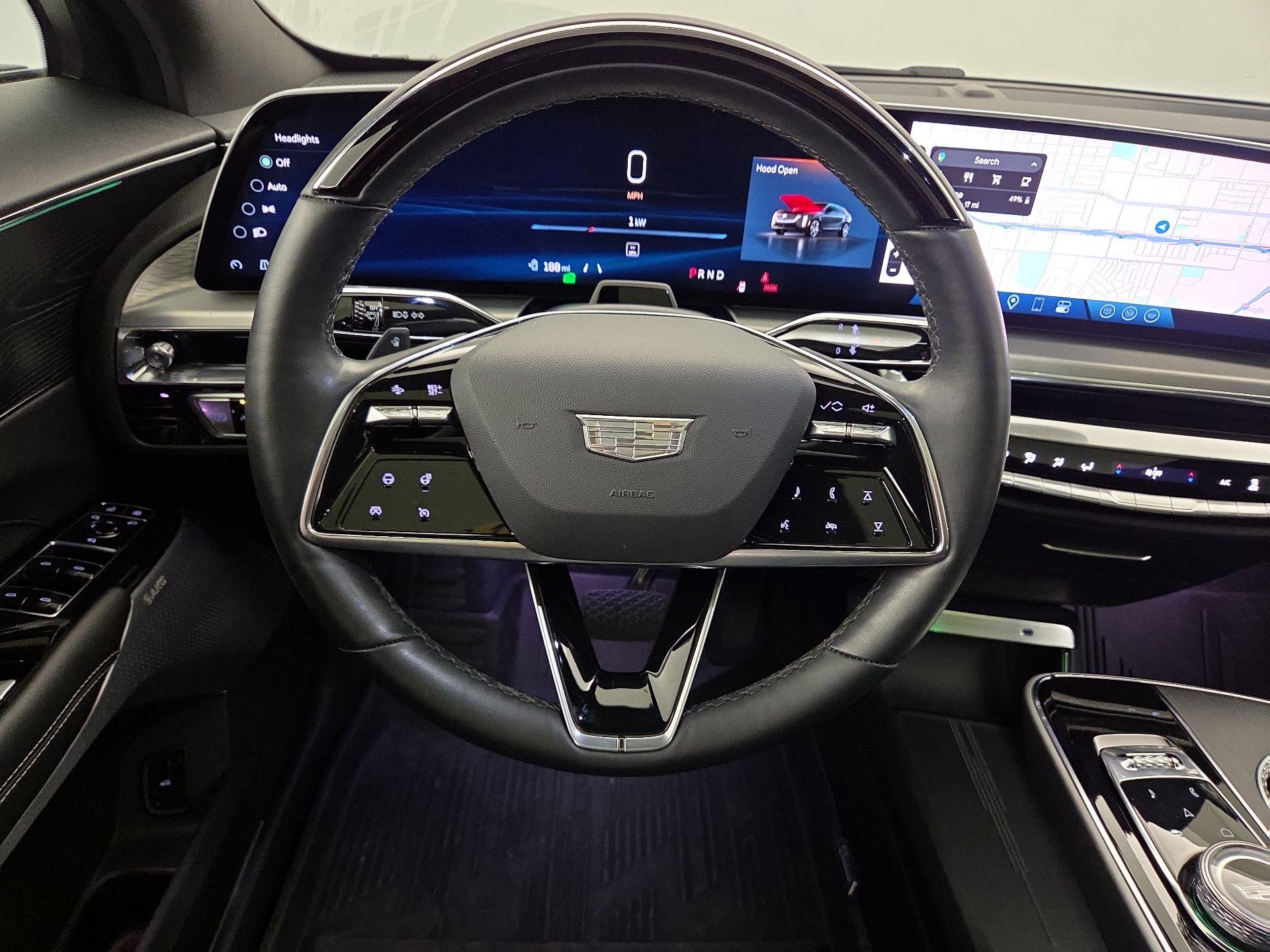 Thumbnail: 2024 Cadillac Lyriq - 10