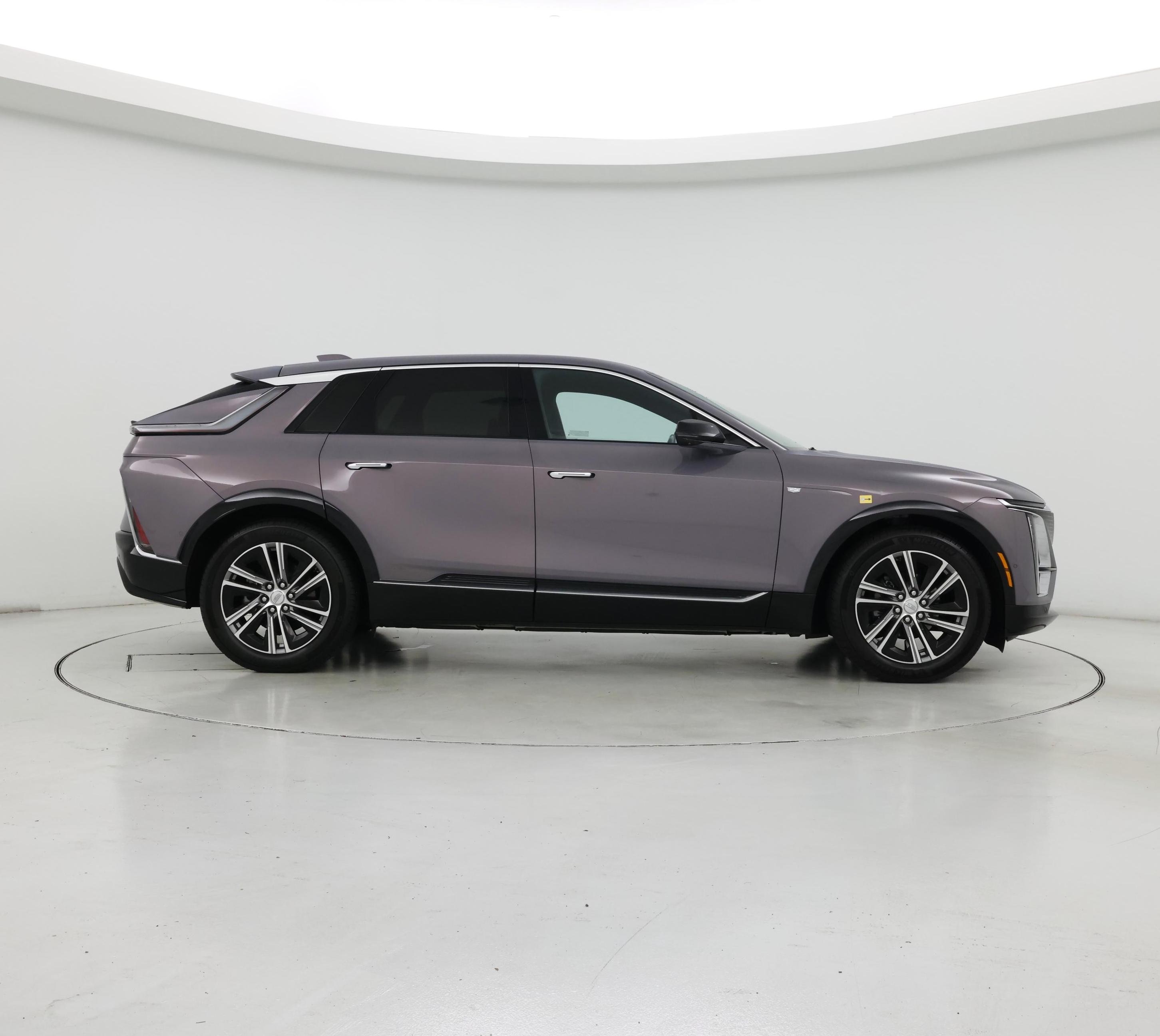Thumbnail: 2024 Cadillac Lyriq - 7