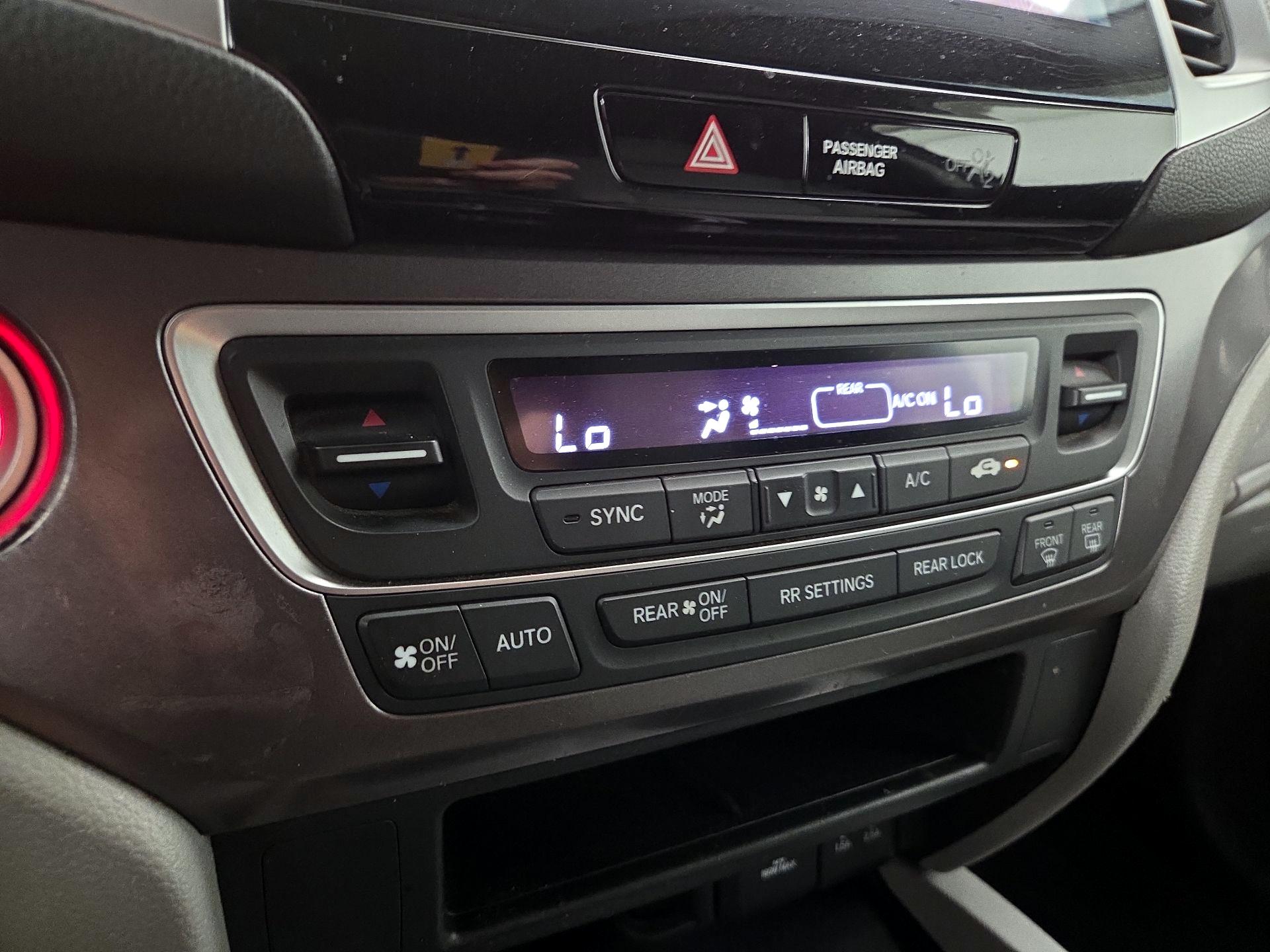 Thumbnail: 2016 Honda Pilot - 16