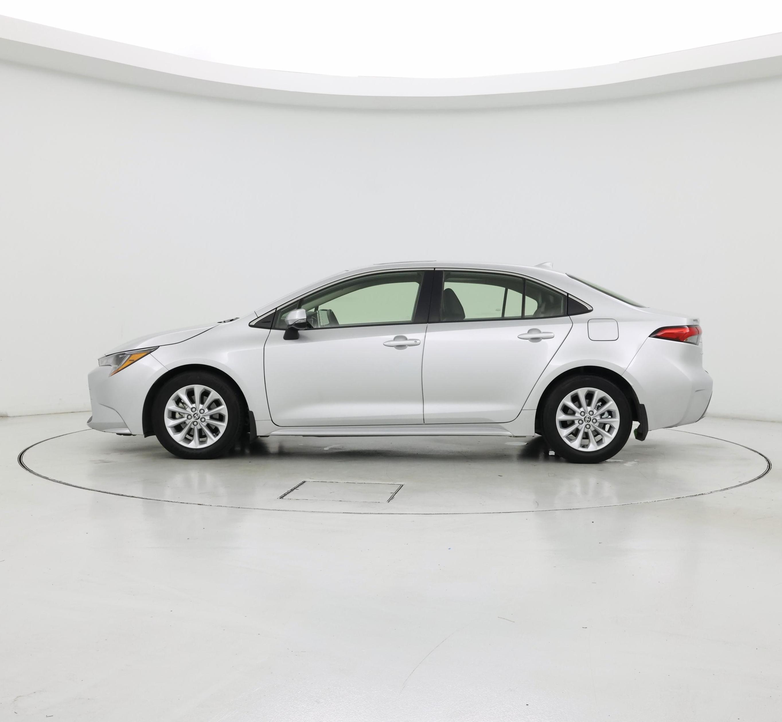 Thumbnail: 2022 Toyota Corolla - 3