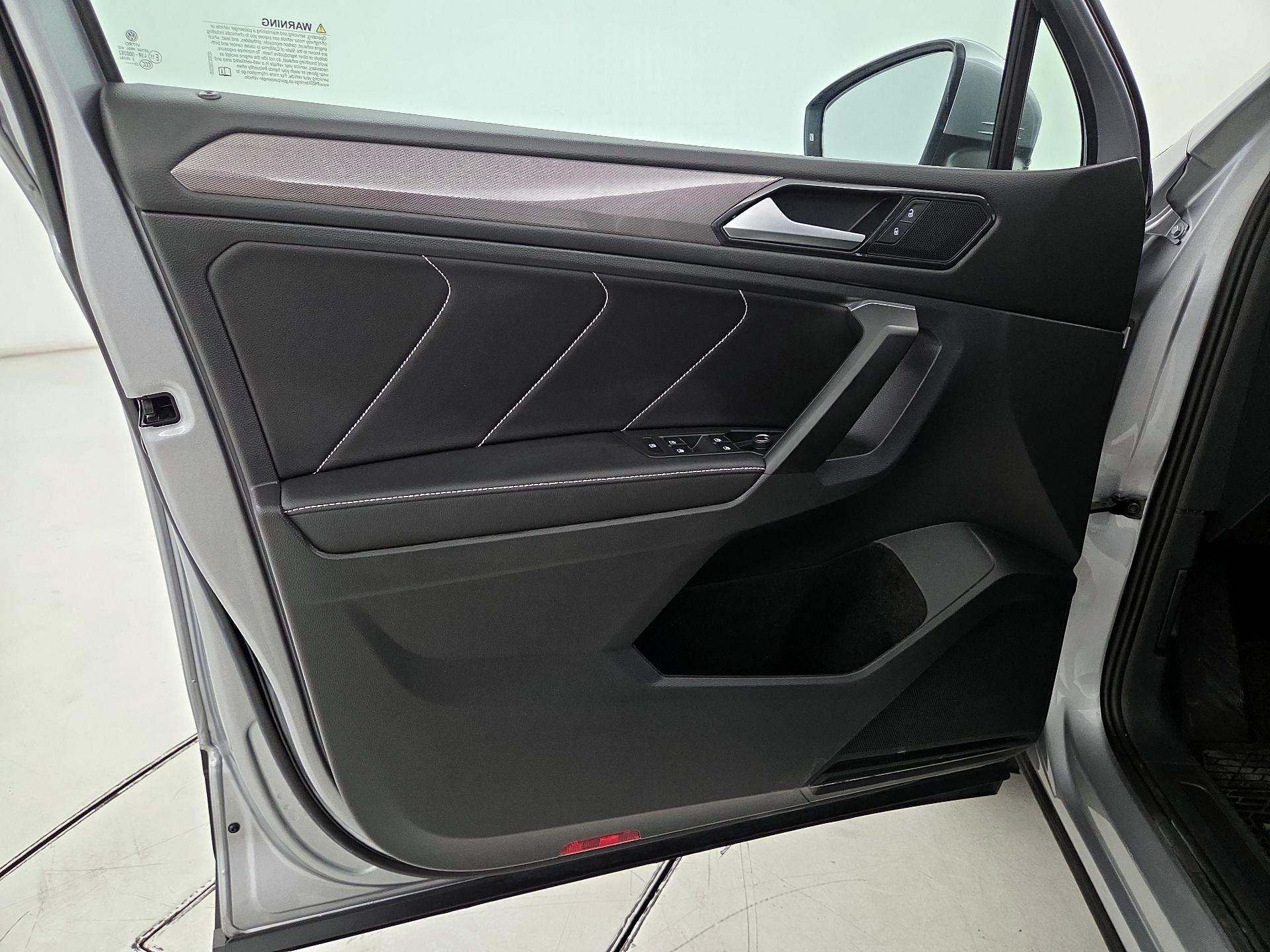 Thumbnail: 2022 Volkswagen Tiguan - 12