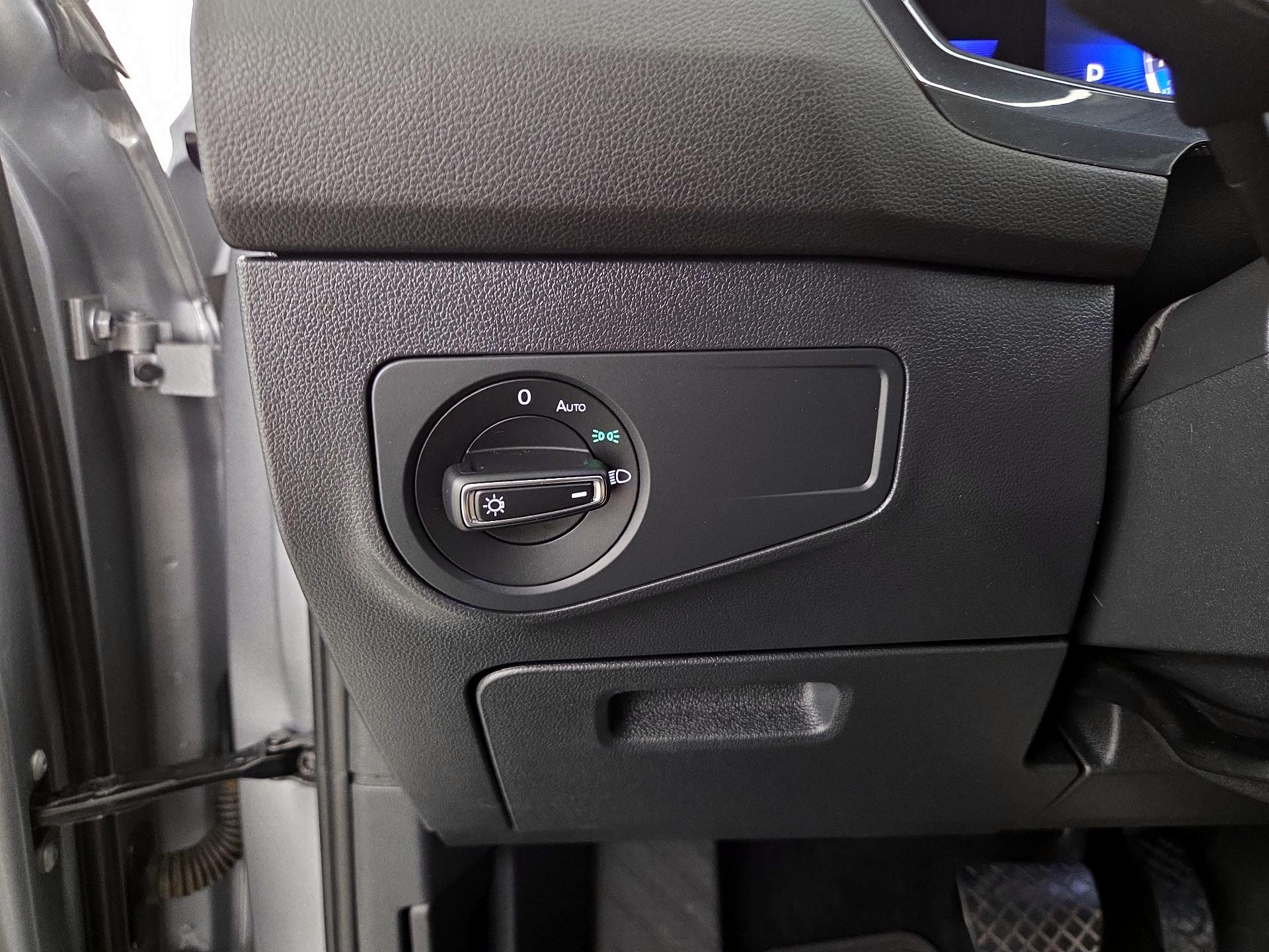 Thumbnail: 2022 Volkswagen Tiguan - 13