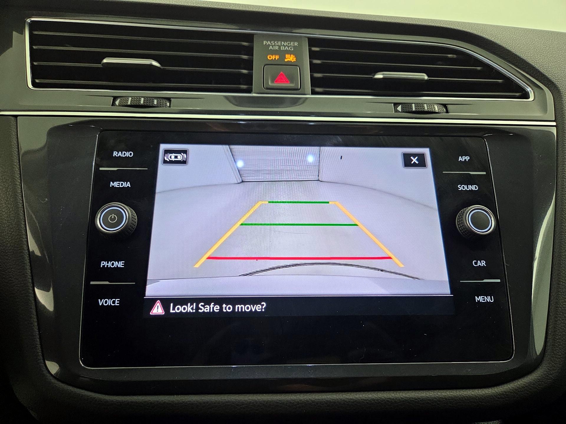 Thumbnail: 2022 Volkswagen Tiguan - 14