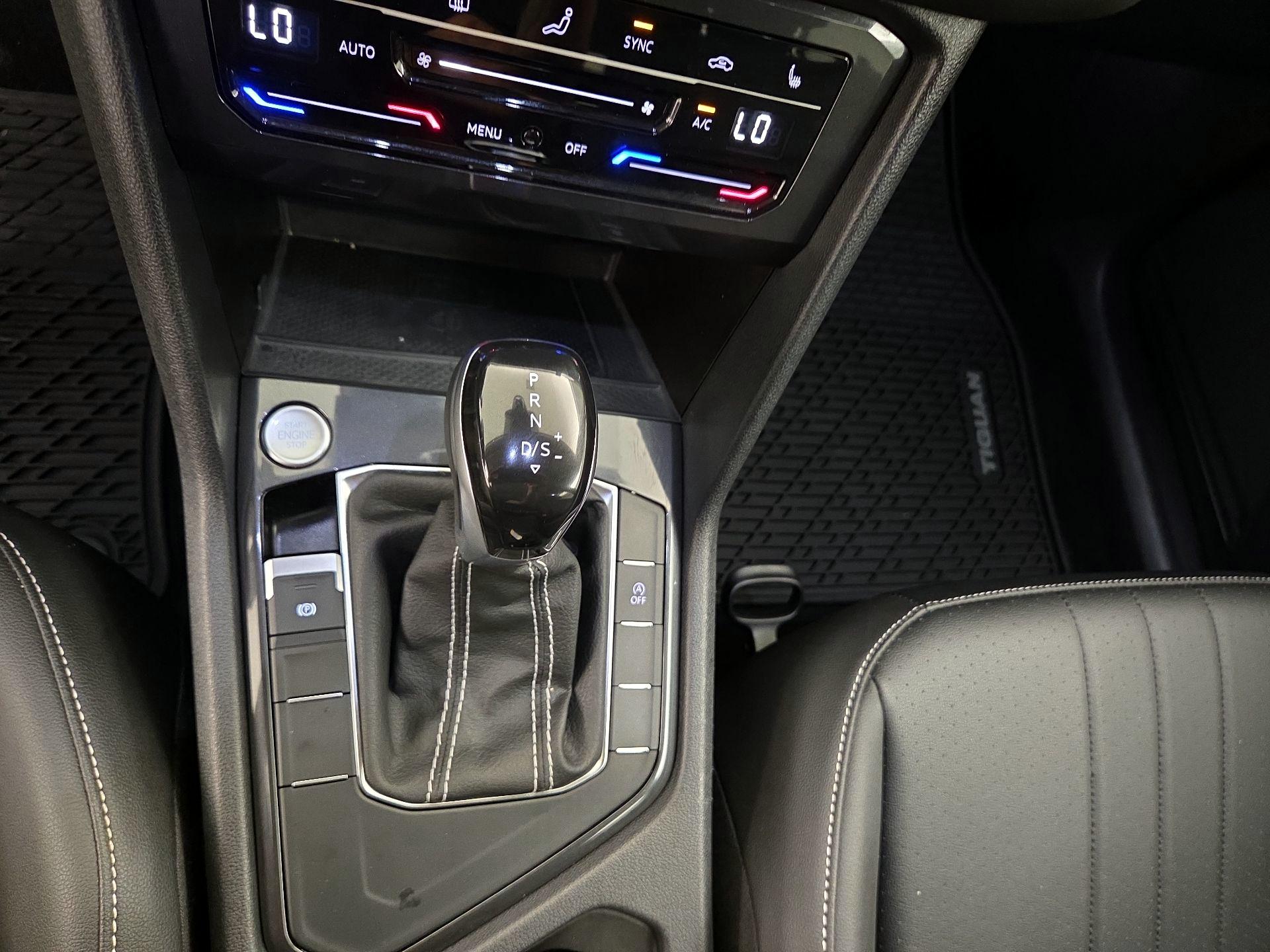 Thumbnail: 2022 Volkswagen Tiguan - 17