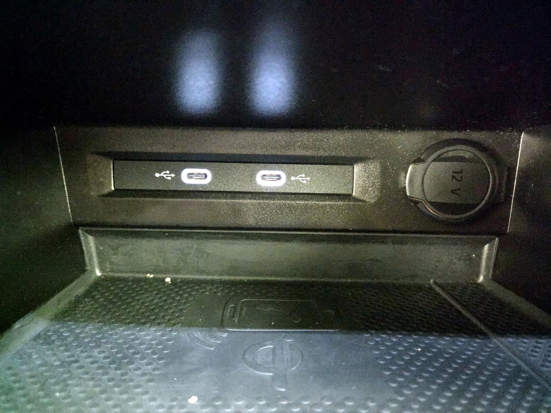 Thumbnail: 2022 Volkswagen Tiguan - 18