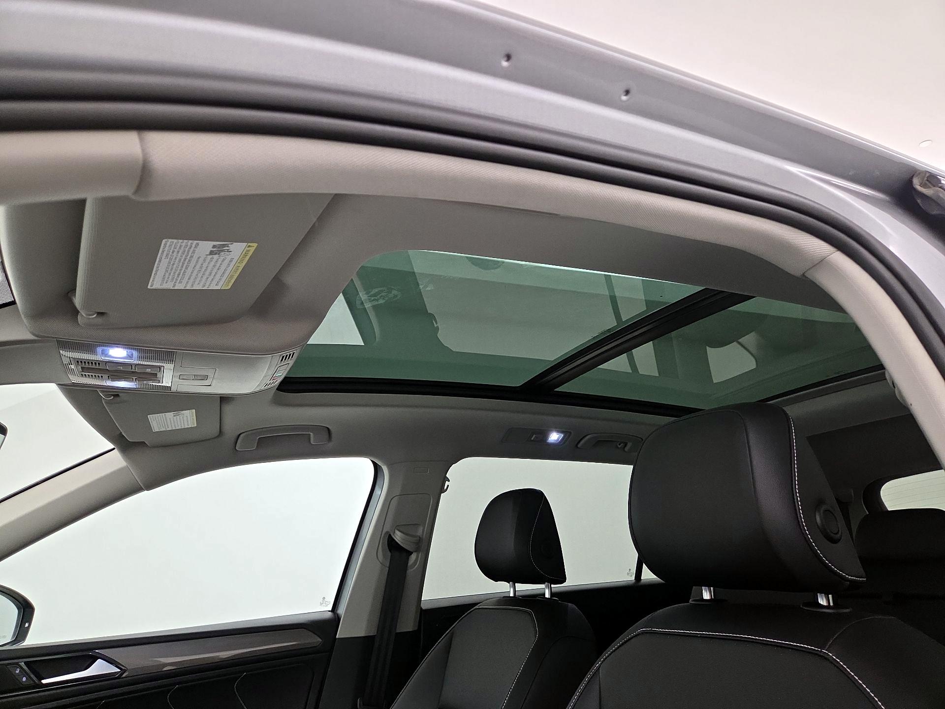 Thumbnail: 2022 Volkswagen Tiguan - 19