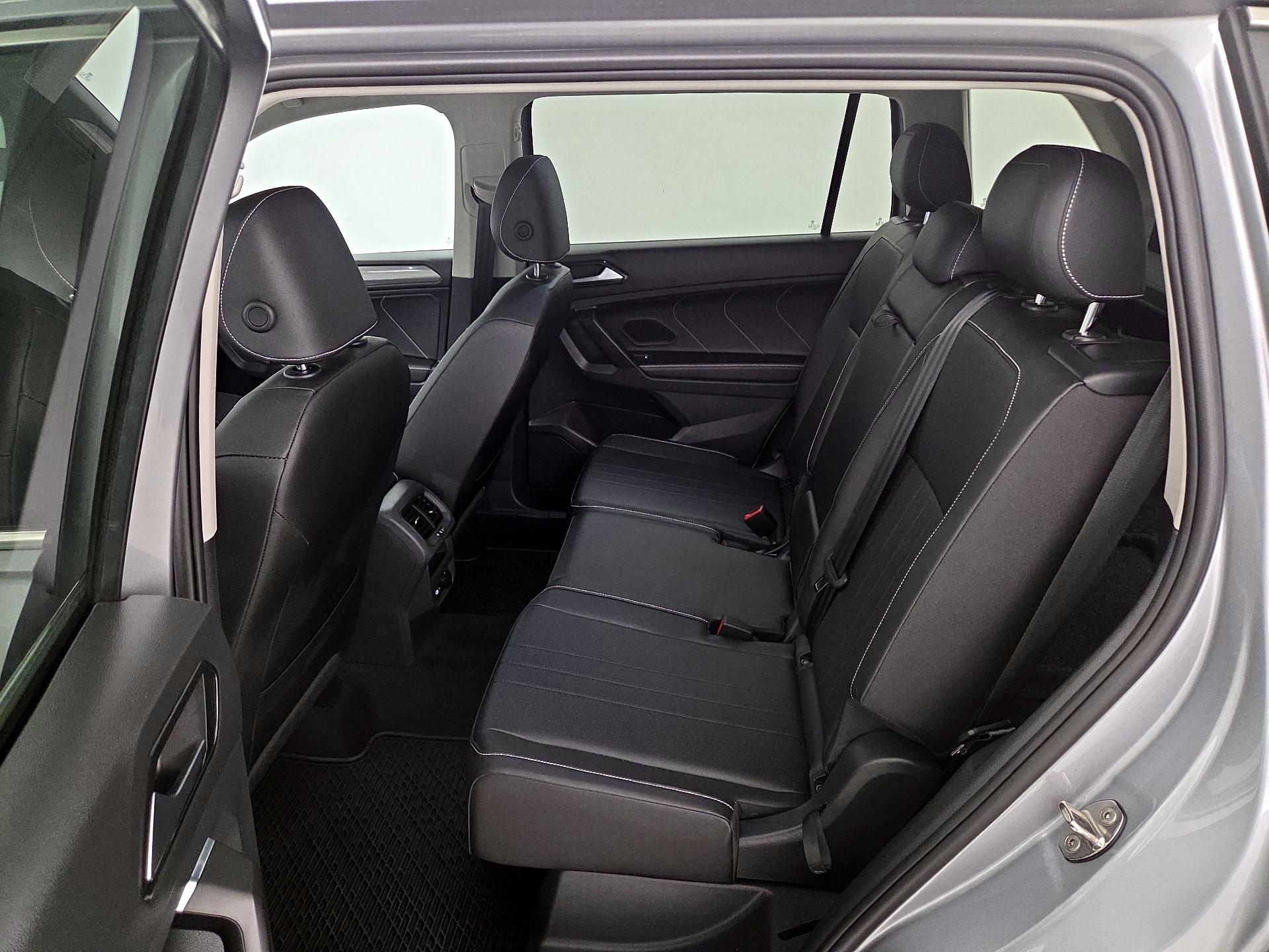 Thumbnail: 2022 Volkswagen Tiguan - 20