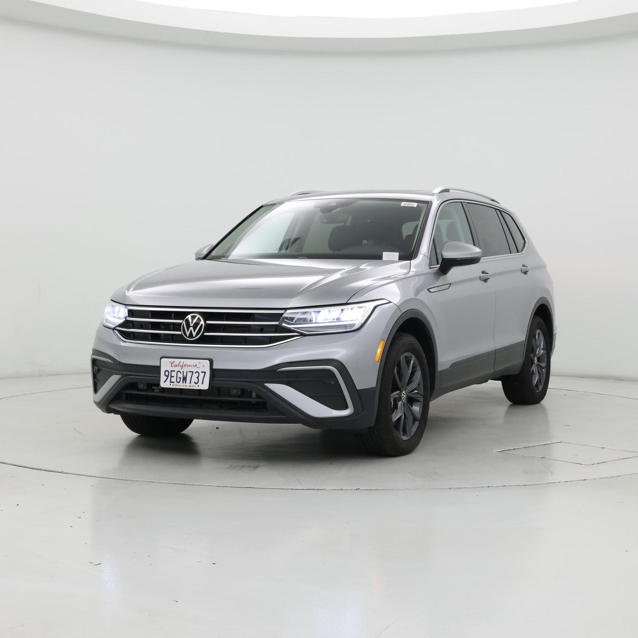 Thumbnail: 2022 Volkswagen Tiguan - 4