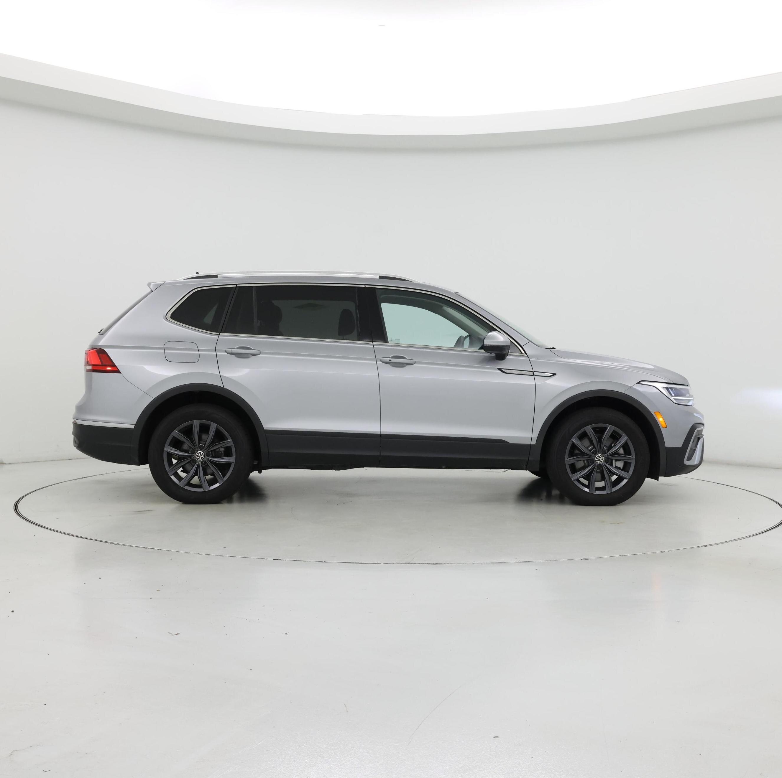 Thumbnail: 2022 Volkswagen Tiguan - 7