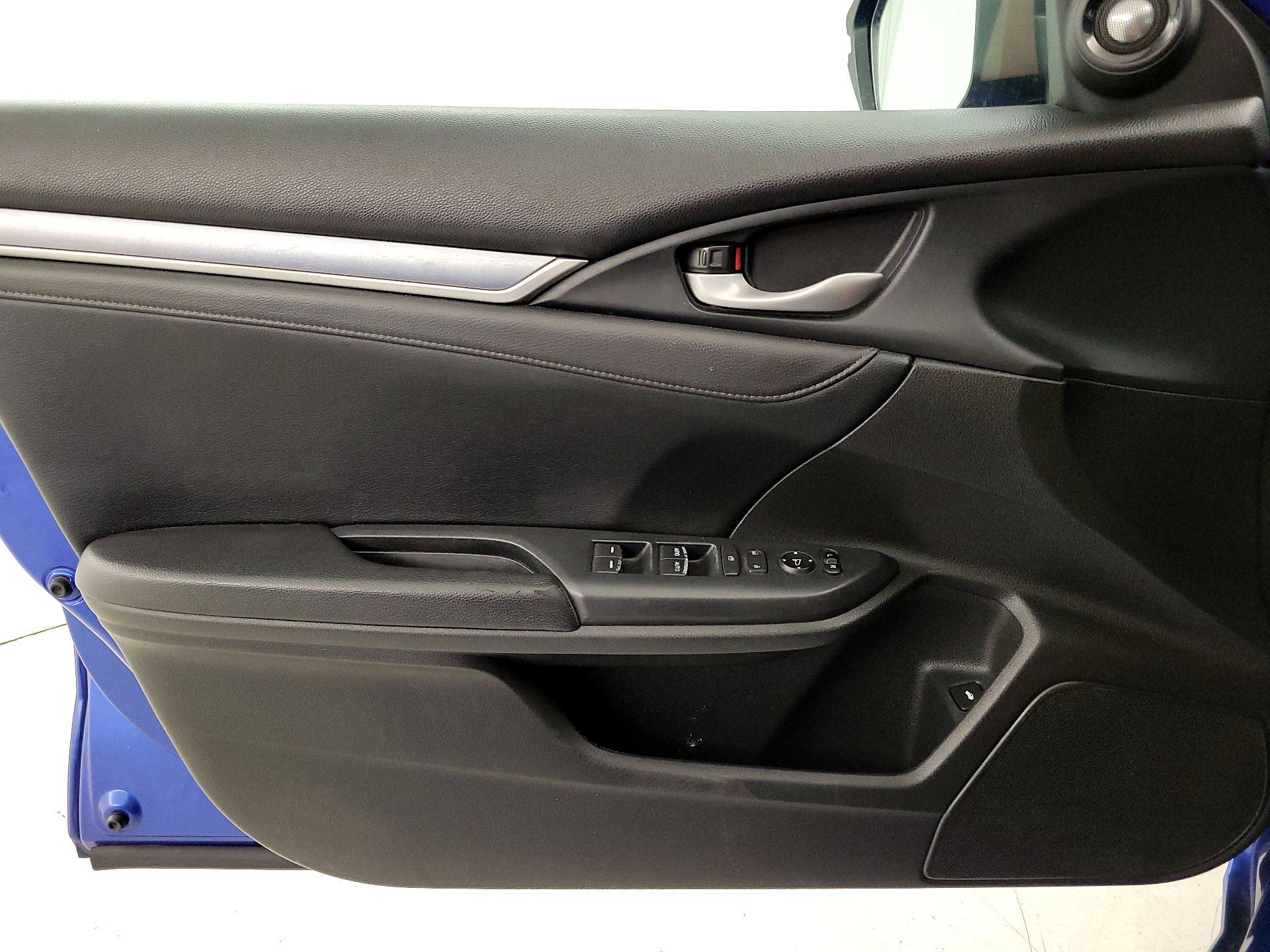 Thumbnail: 2016 Honda Civic - 12