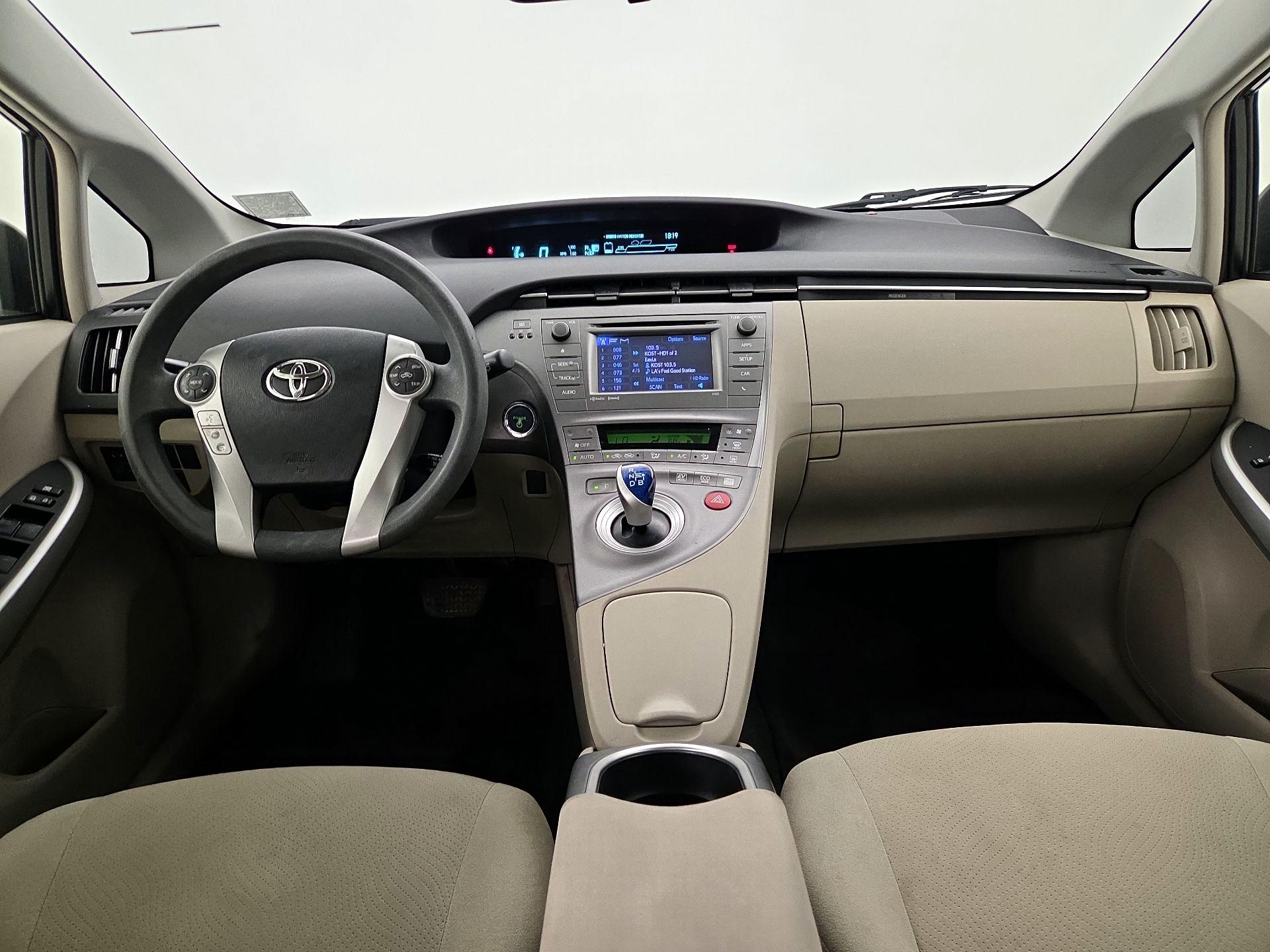 Thumbnail: 2014 Toyota Prius - 9