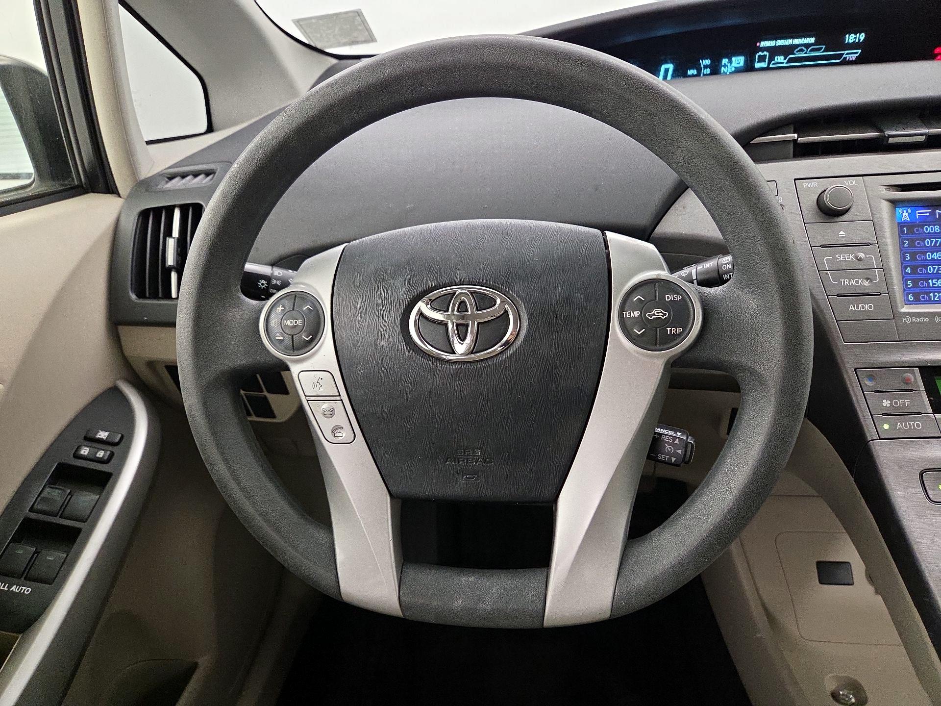 Thumbnail: 2014 Toyota Prius - 10