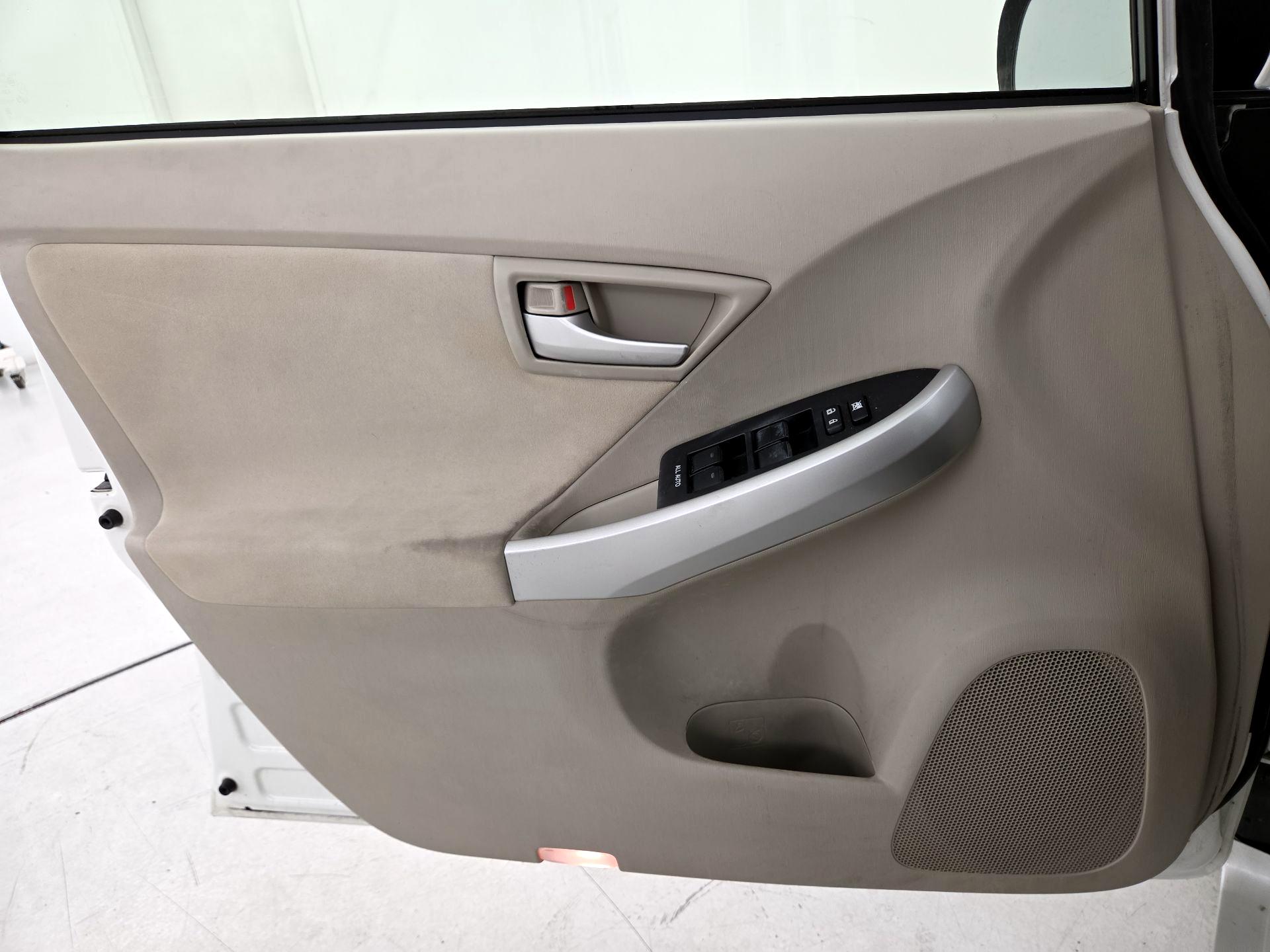 Thumbnail: 2014 Toyota Prius - 12