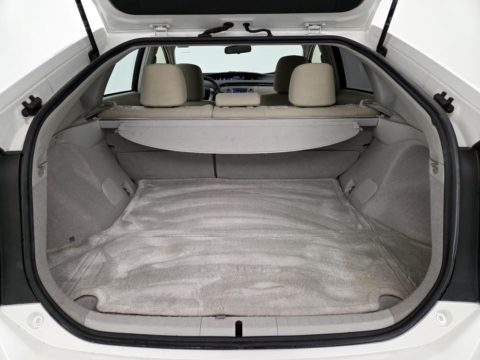 Thumbnail: 2014 Toyota Prius - 20