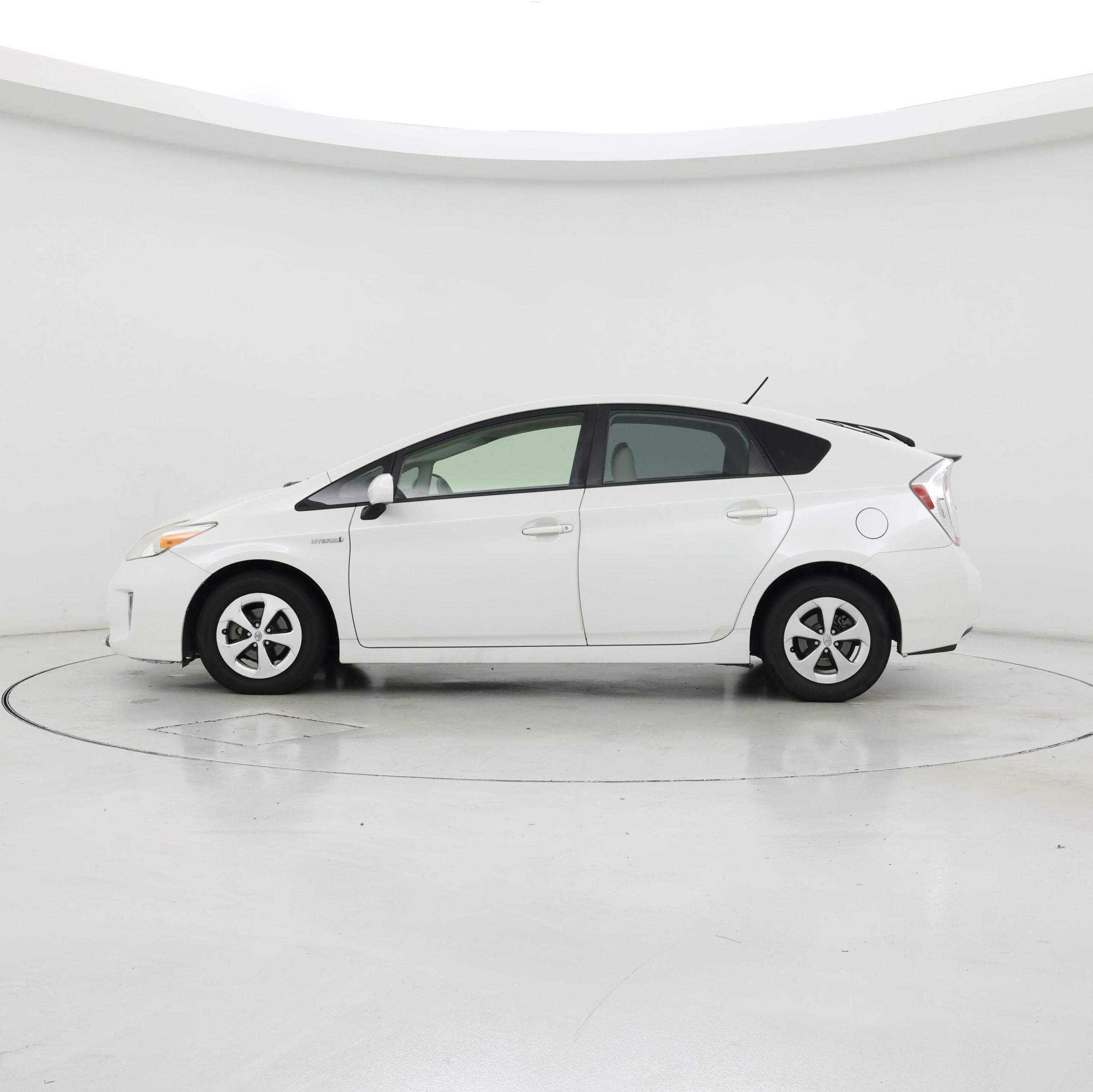 Thumbnail: 2014 Toyota Prius - 3