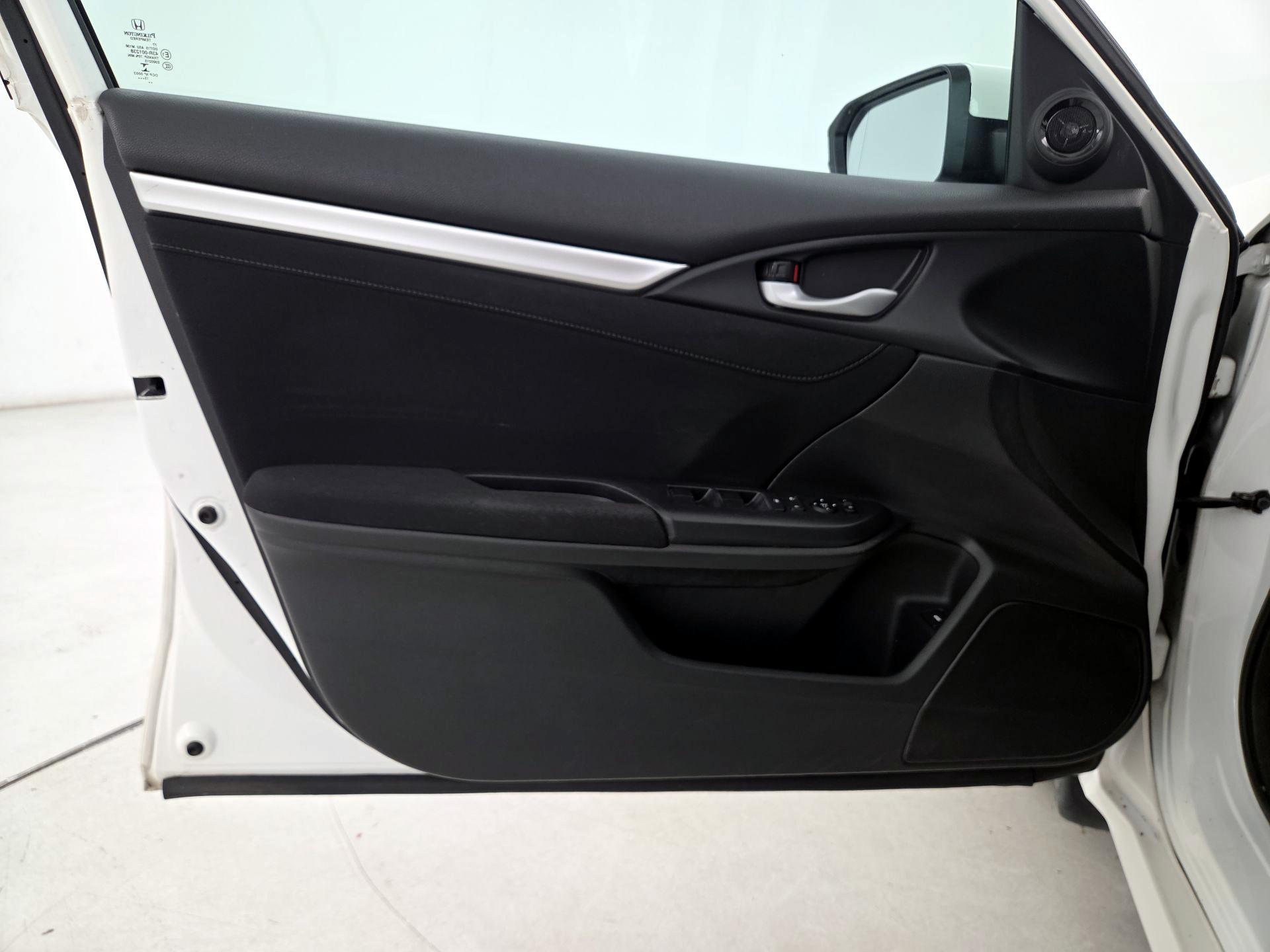 Thumbnail: 2016 Honda Civic - 12