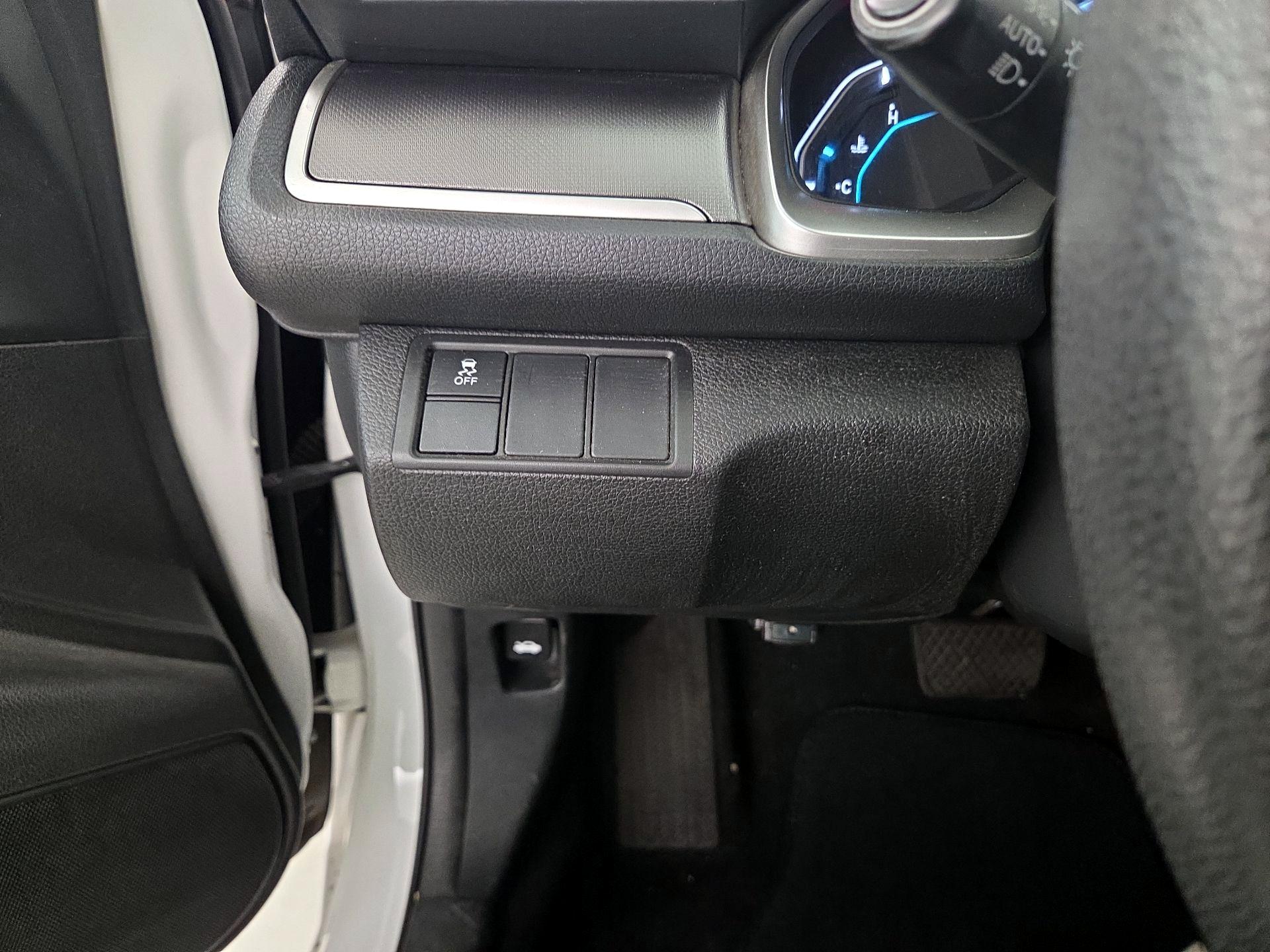 Thumbnail: 2016 Honda Civic - 13