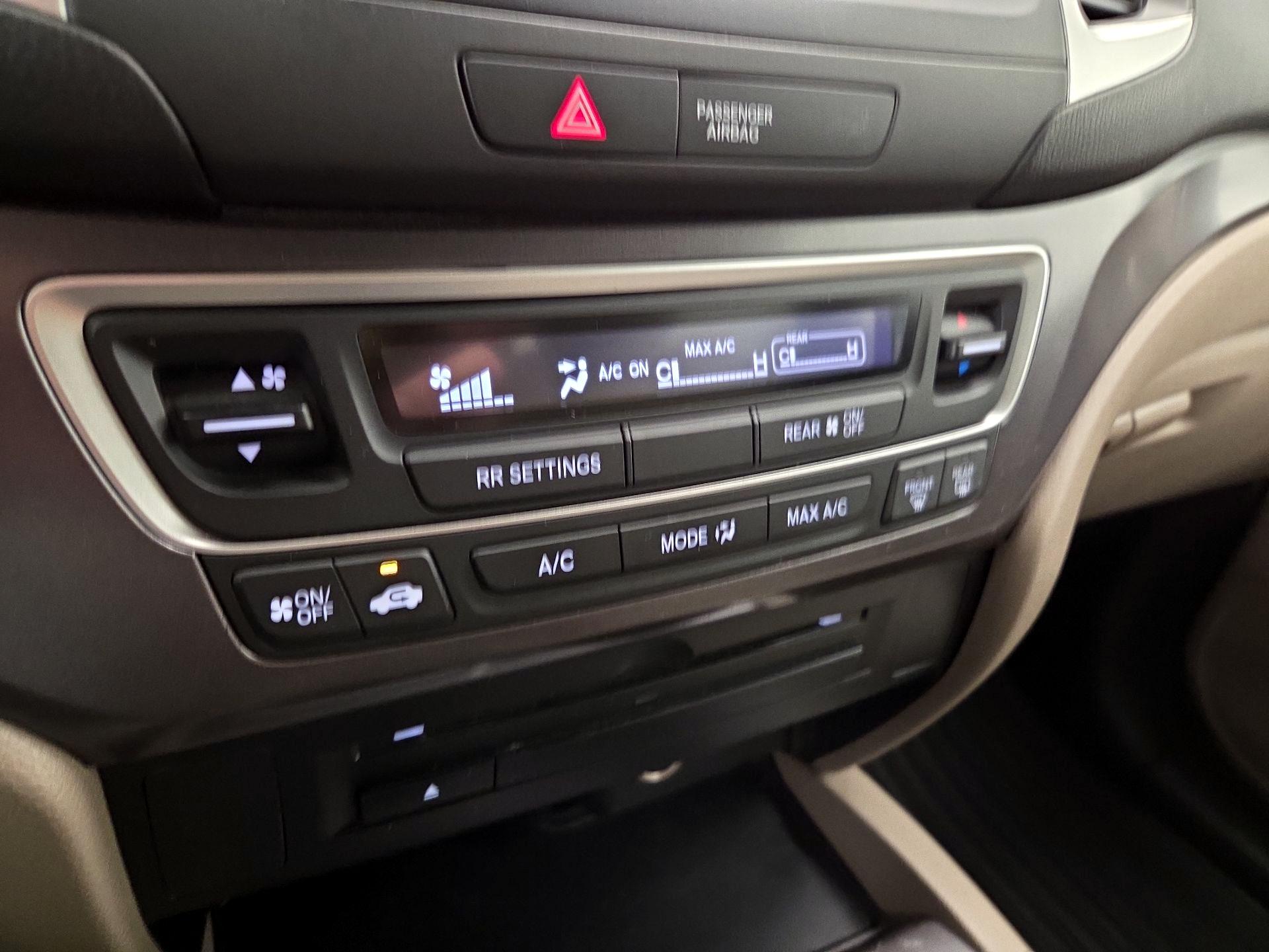 Thumbnail: 2017 Honda Pilot - 16