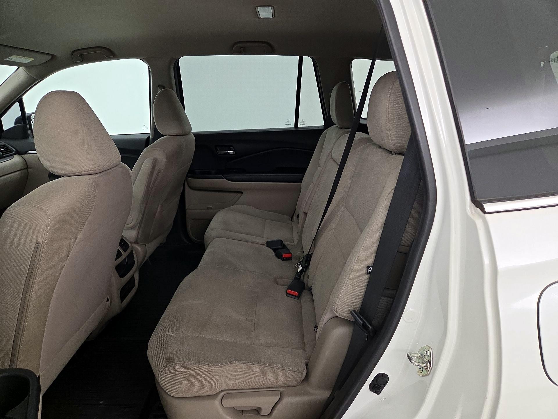 Thumbnail: 2017 Honda Pilot - 19