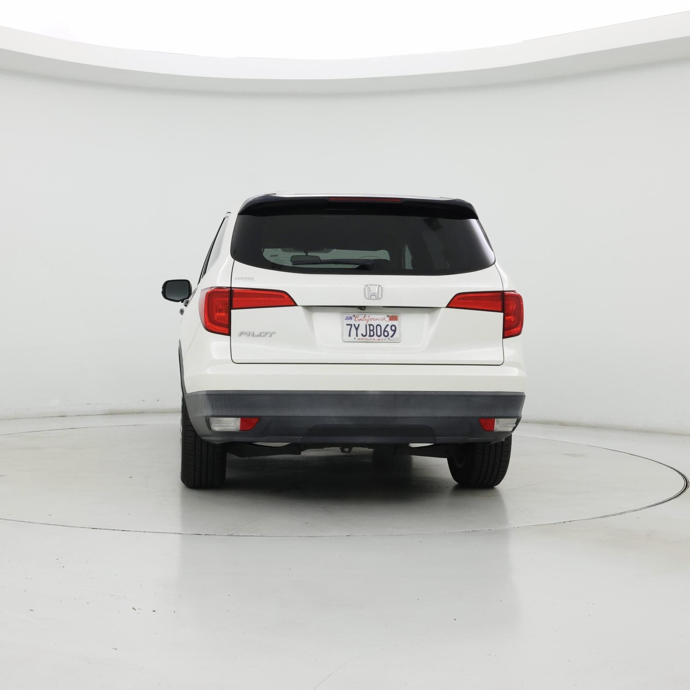 Thumbnail: 2017 Honda Pilot - 6