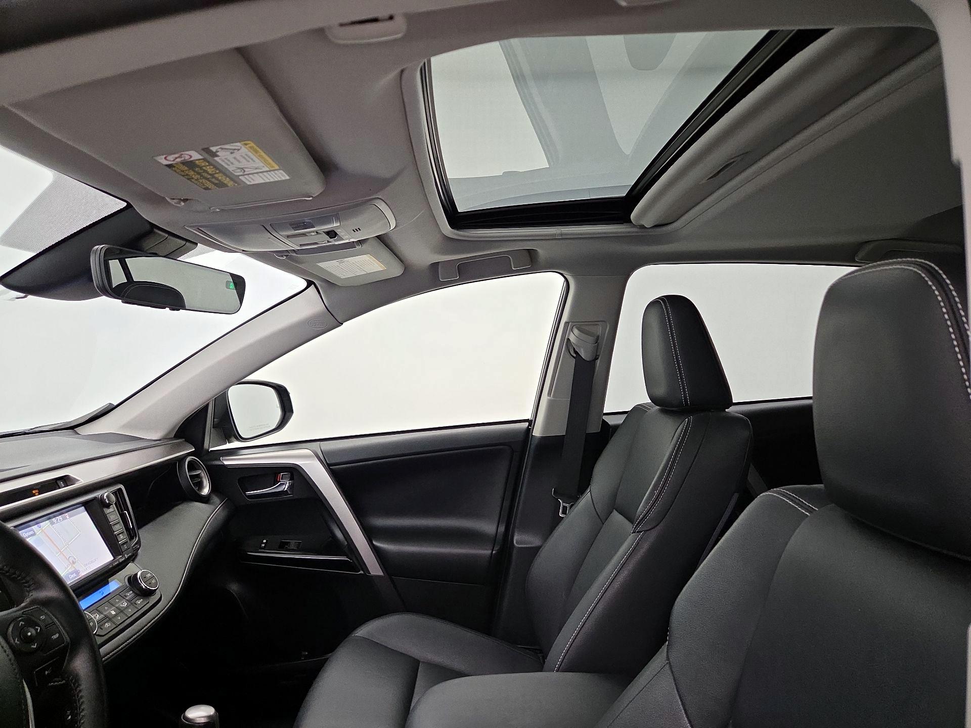 Thumbnail: 2016 Toyota RAV4 - 20