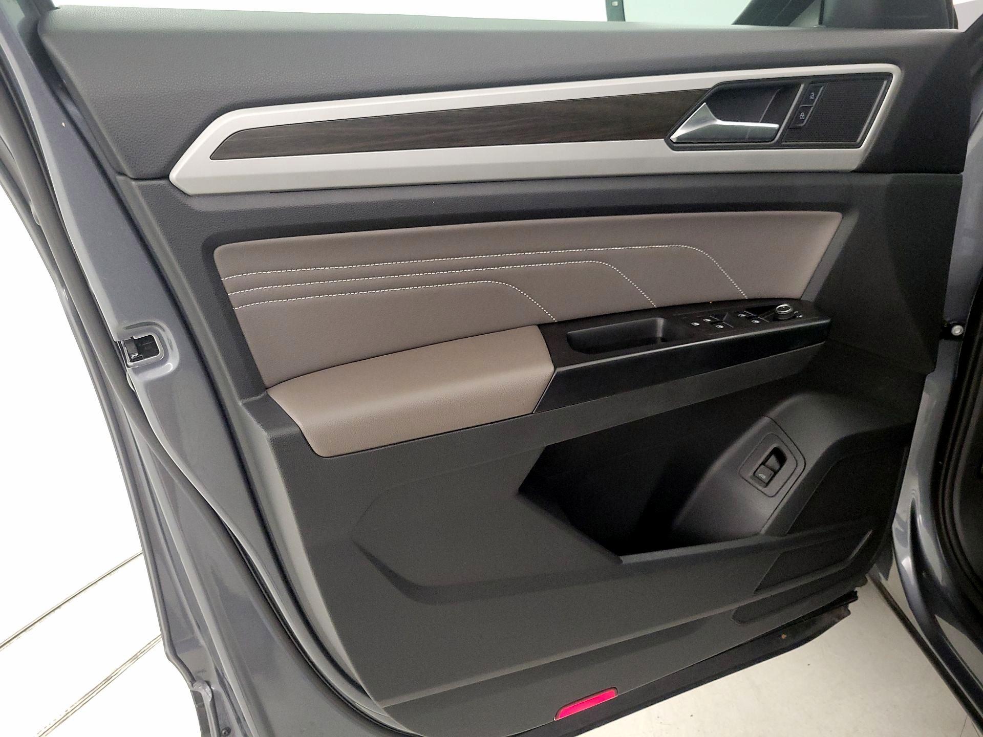 Thumbnail: 2021 Volkswagen Atlas - 12