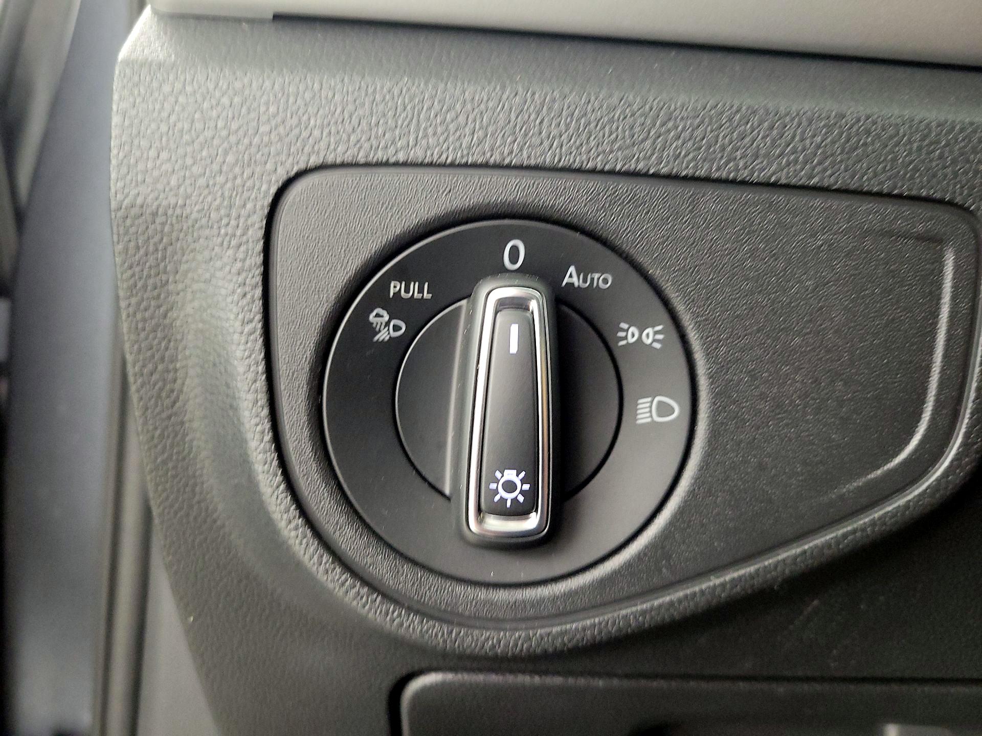 Thumbnail: 2021 Volkswagen Atlas - 13