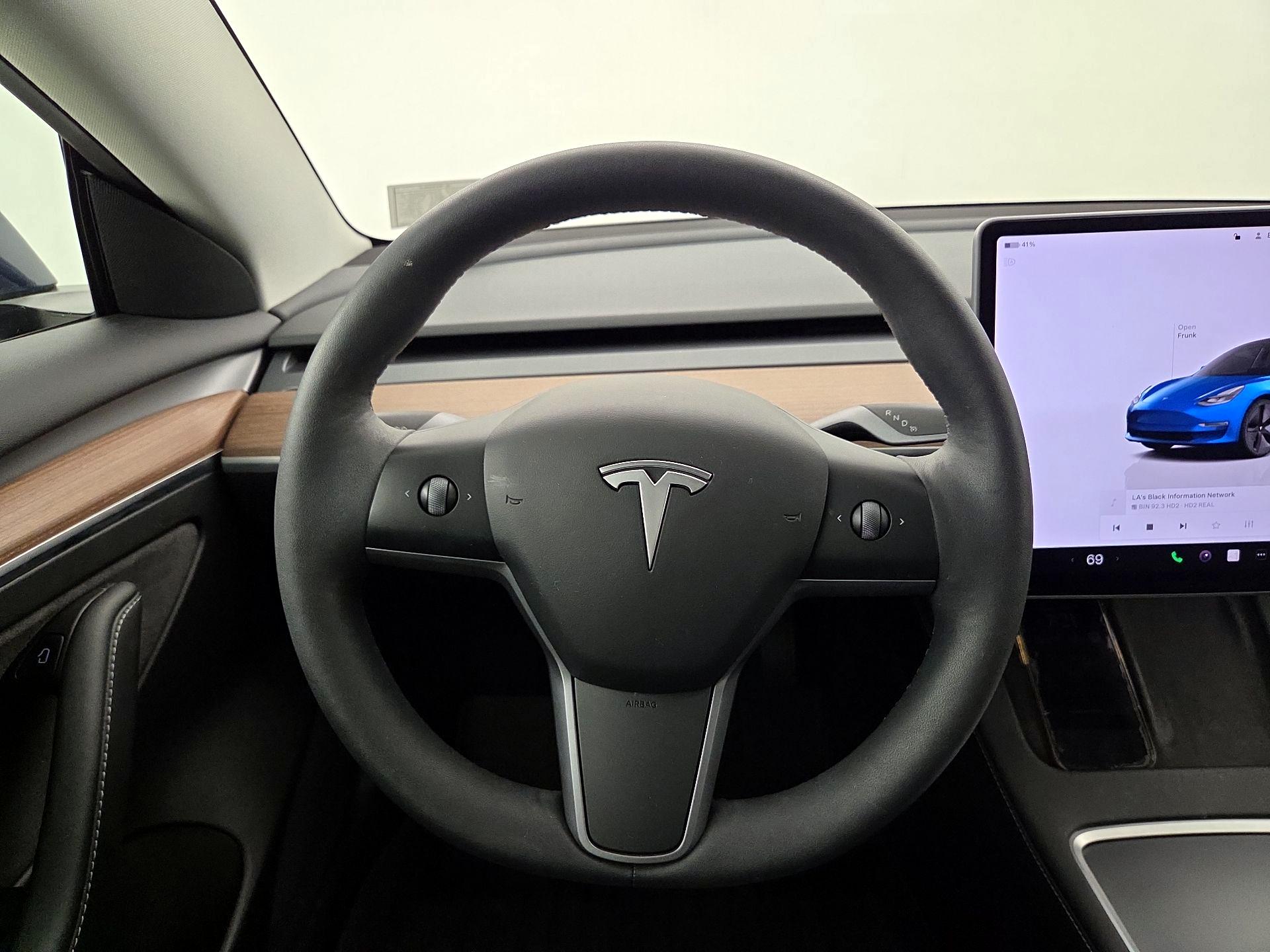 Thumbnail: 2023 Tesla Model 3 - 10
