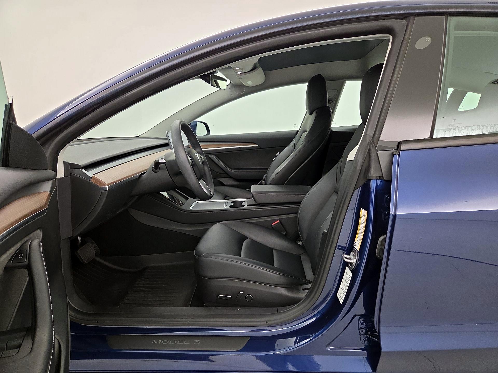 Thumbnail: 2023 Tesla Model 3 - 11