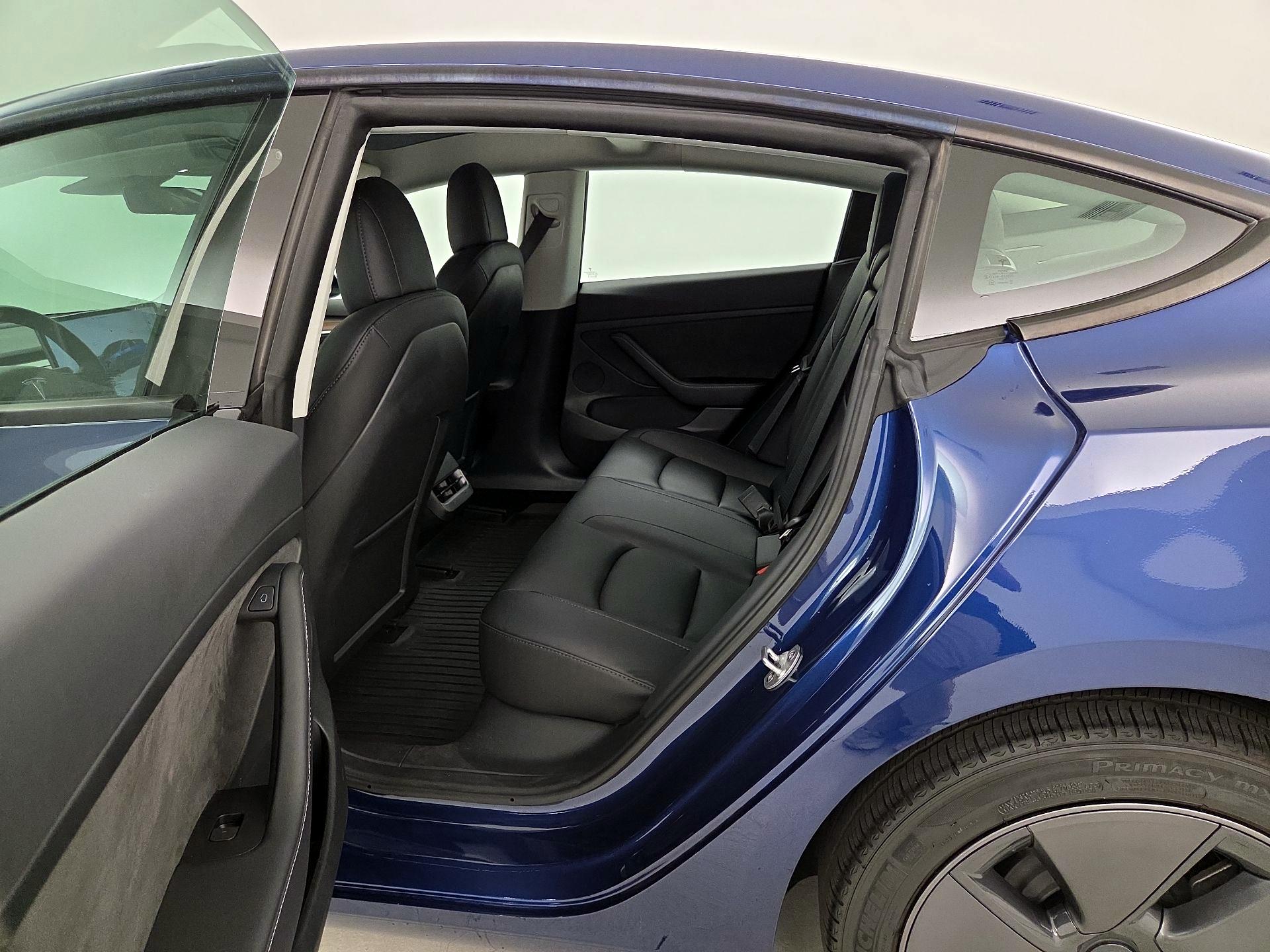 Thumbnail: 2023 Tesla Model 3 - 19