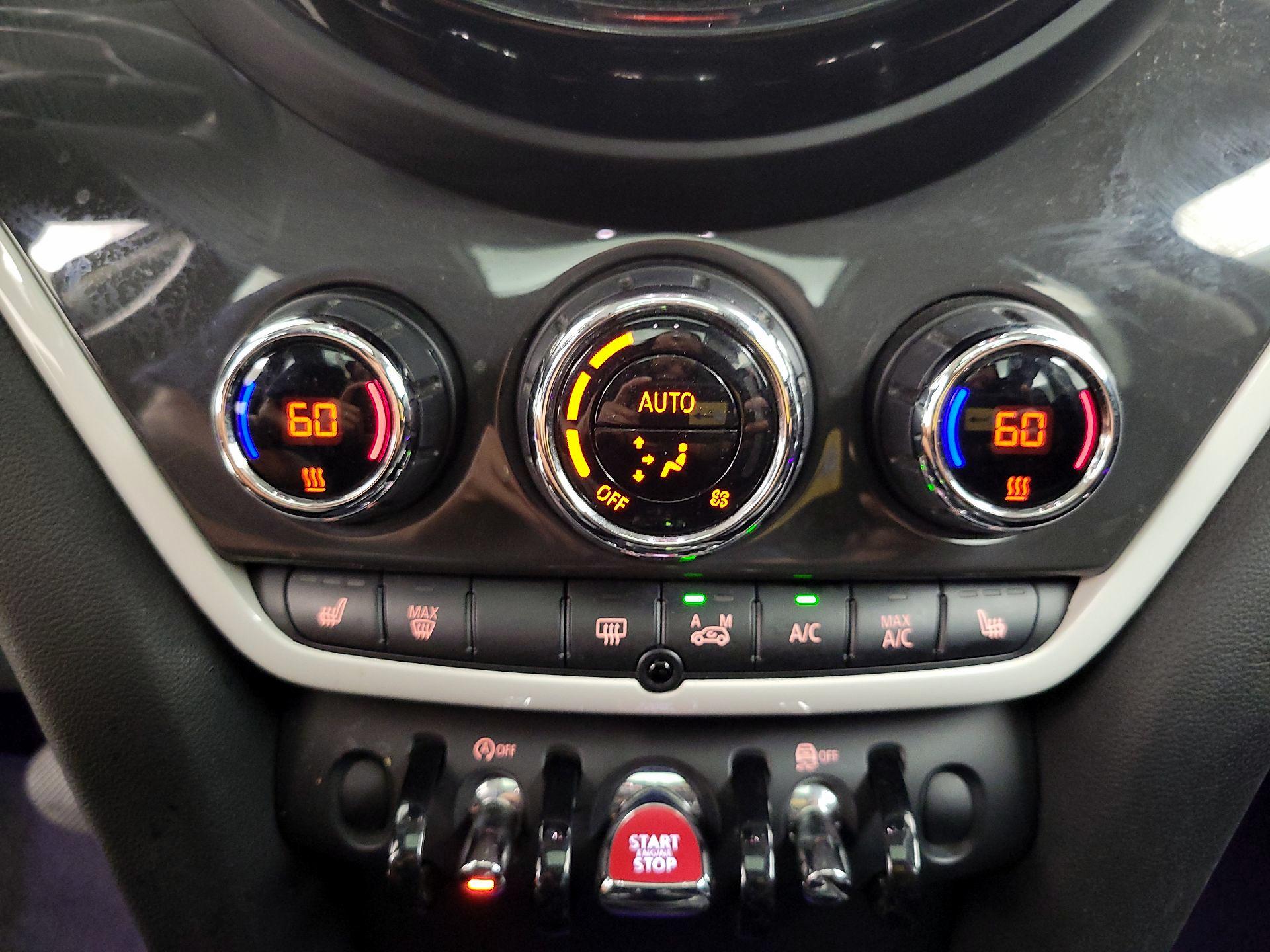 Thumbnail: 2017 MINI Cooper Countryman - 16