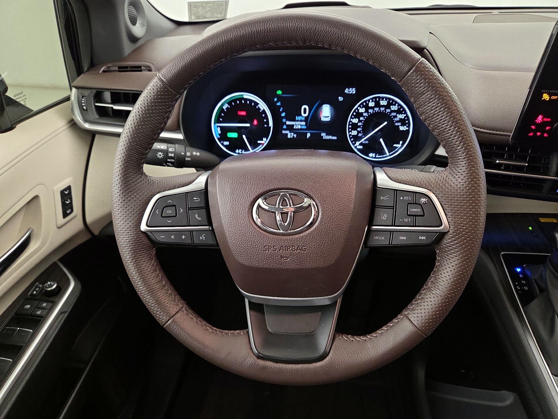 Thumbnail: 2024 Toyota Sienna - 10