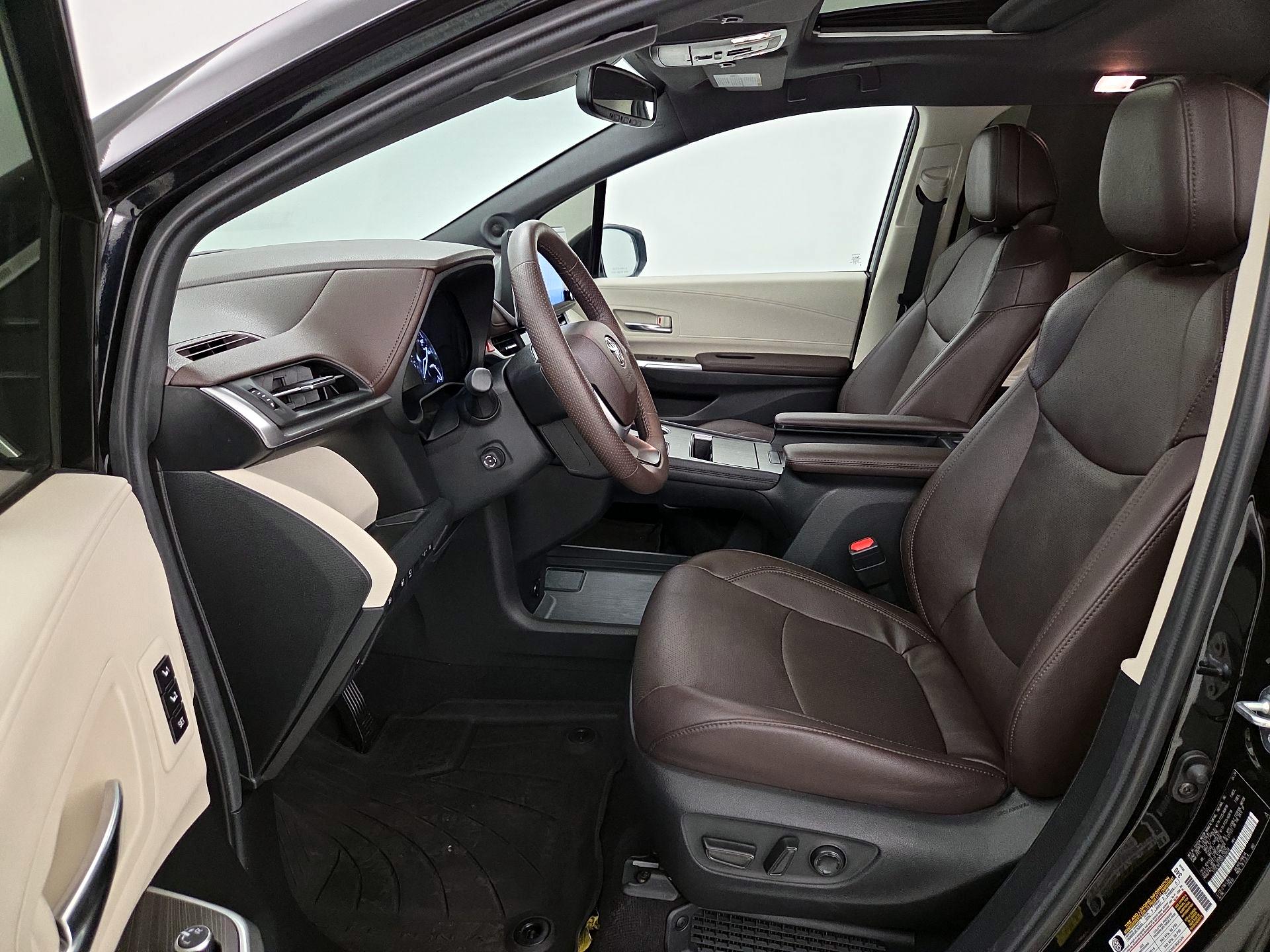 Thumbnail: 2024 Toyota Sienna - 11