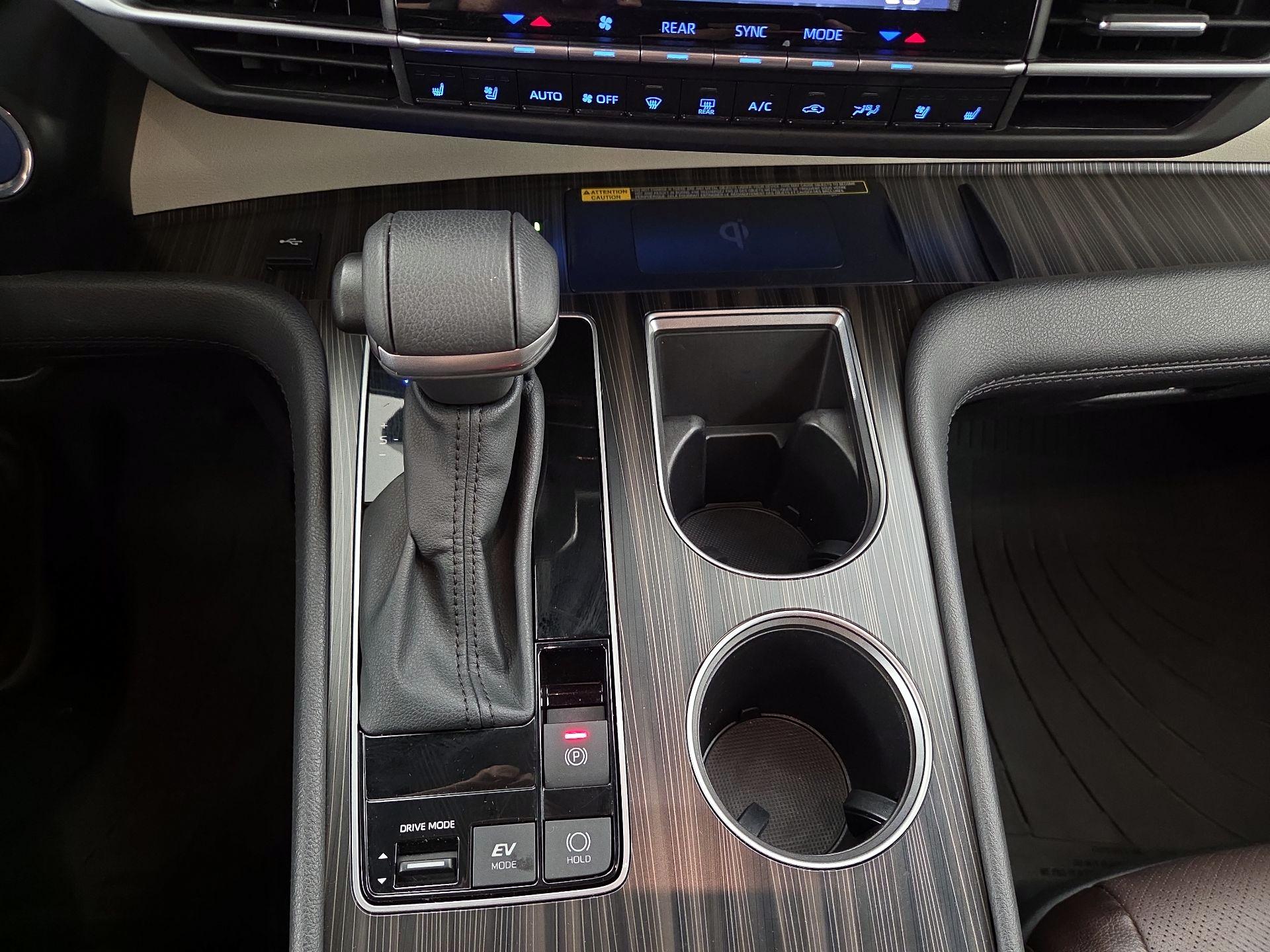 Thumbnail: 2024 Toyota Sienna - 18