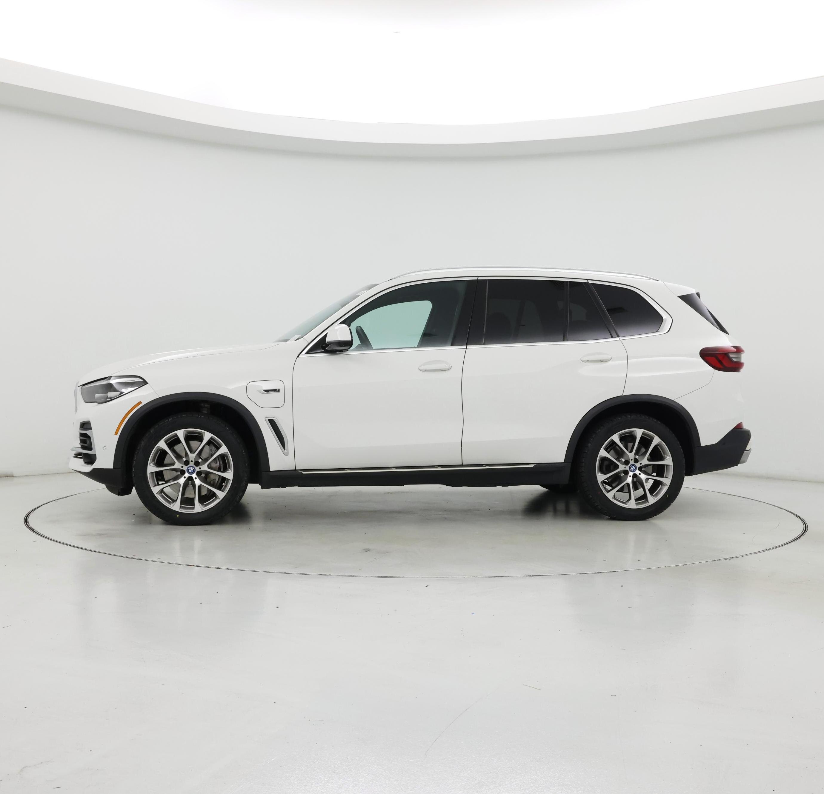 Thumbnail: 2023 BMW X5 - 3