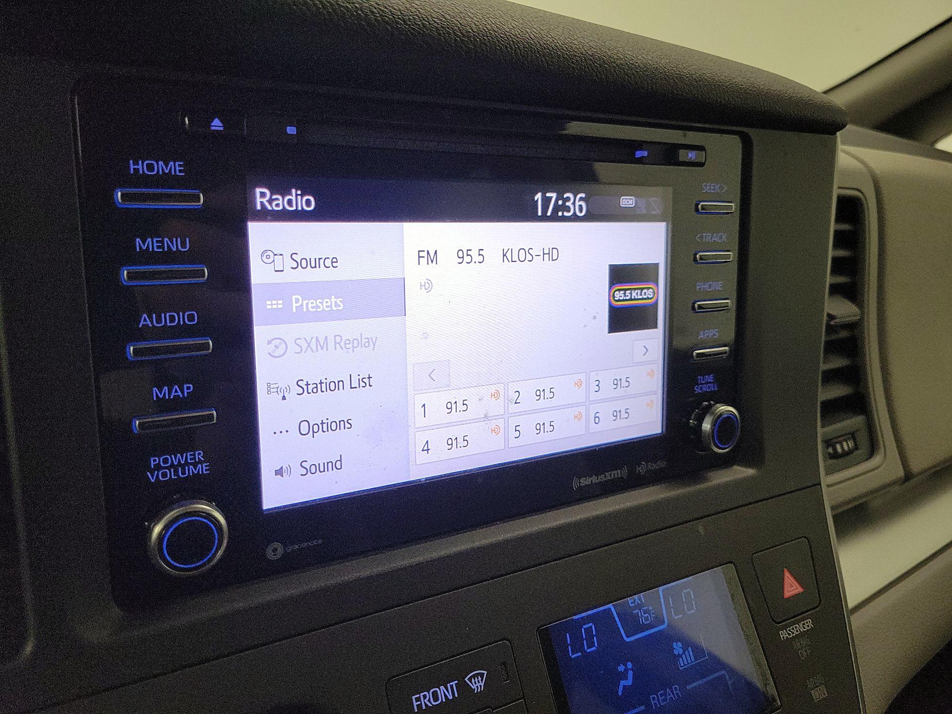 Thumbnail: 2020 Toyota Sienna - 15