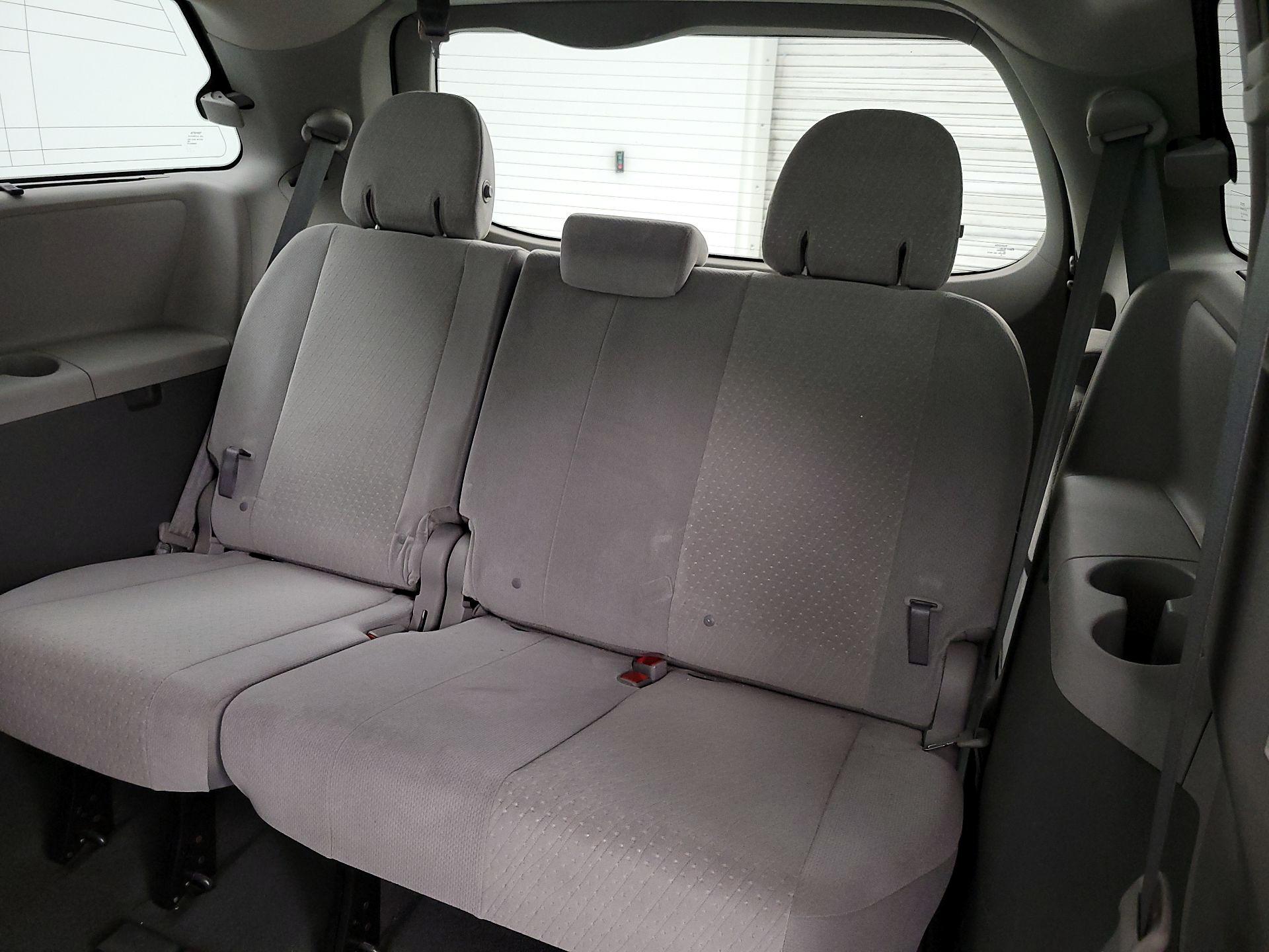 Thumbnail: 2020 Toyota Sienna - 20
