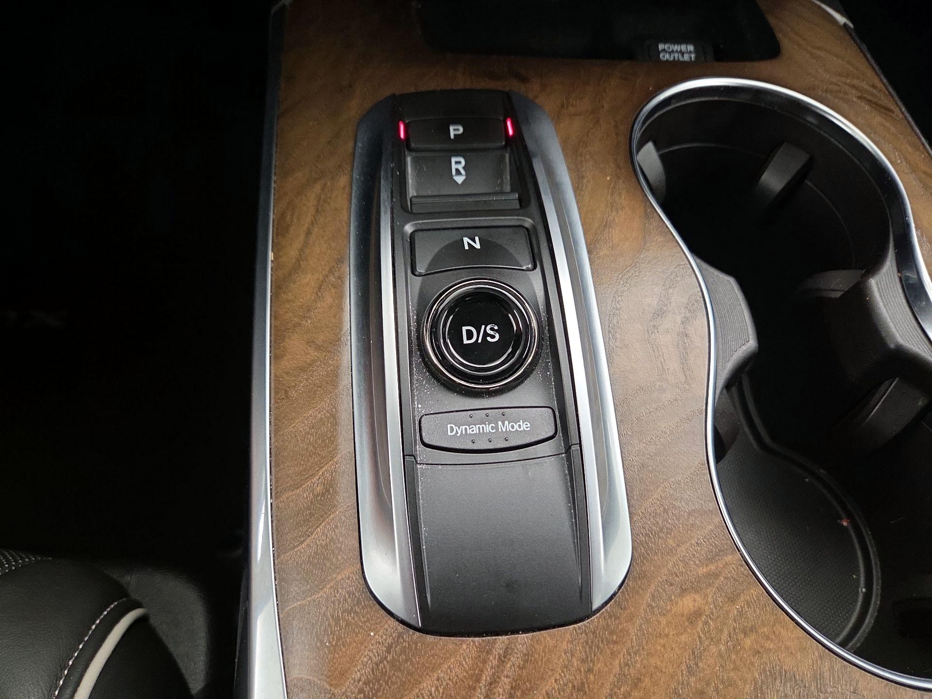 Thumbnail: 2019 Acura MDX - 18