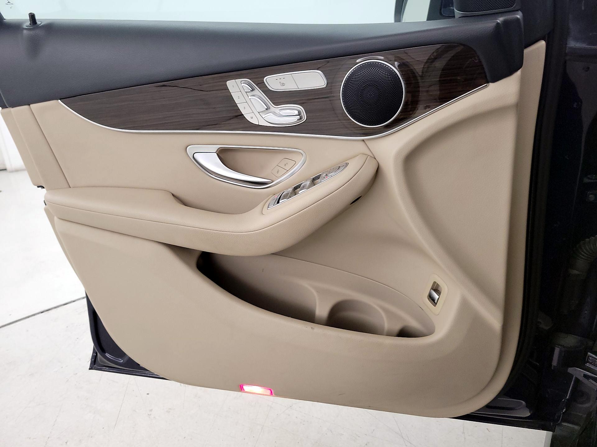 Thumbnail: 2019 Mercedes-Benz GLC - 12