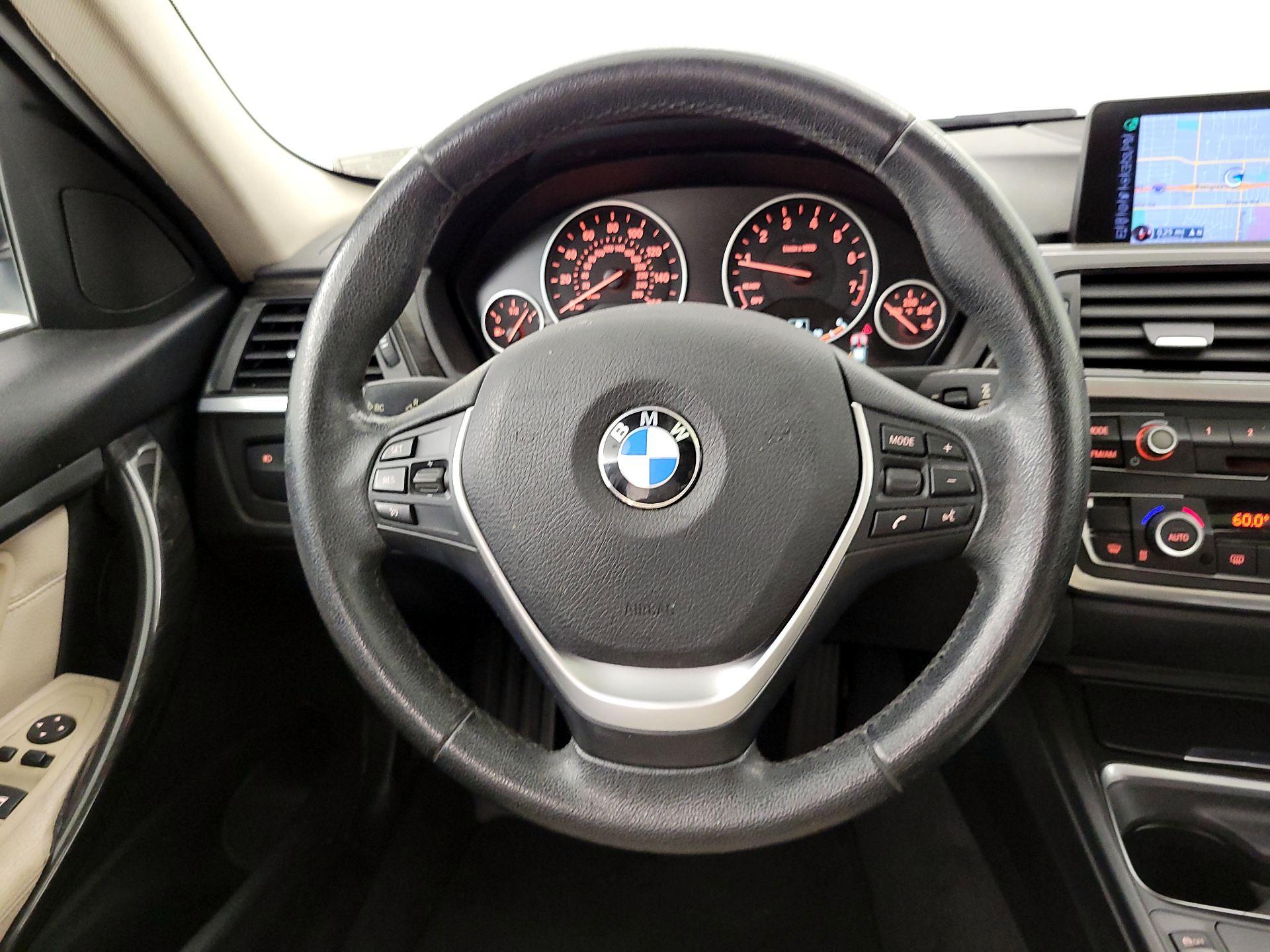 Thumbnail: 2015 BMW 3 Series - 10