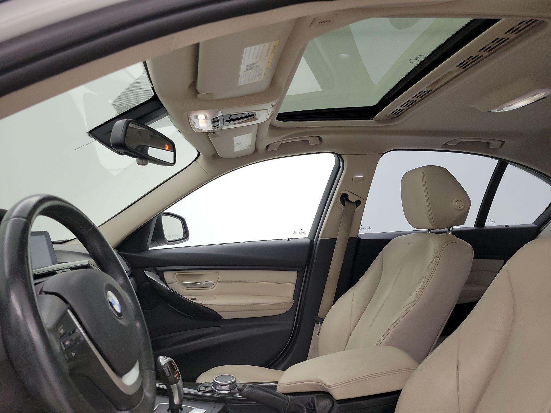 Thumbnail: 2015 BMW 3 Series - 20