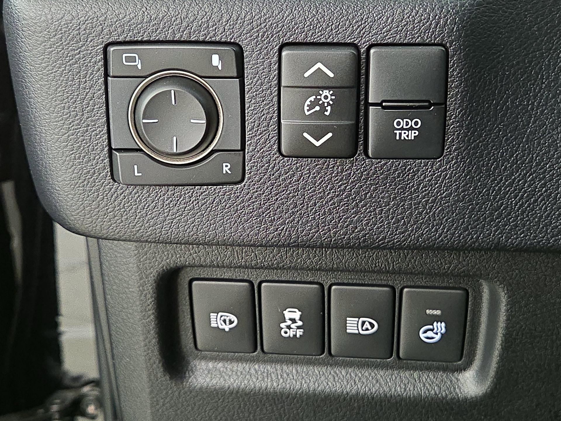 Thumbnail: 2021 Lexus GX - 13