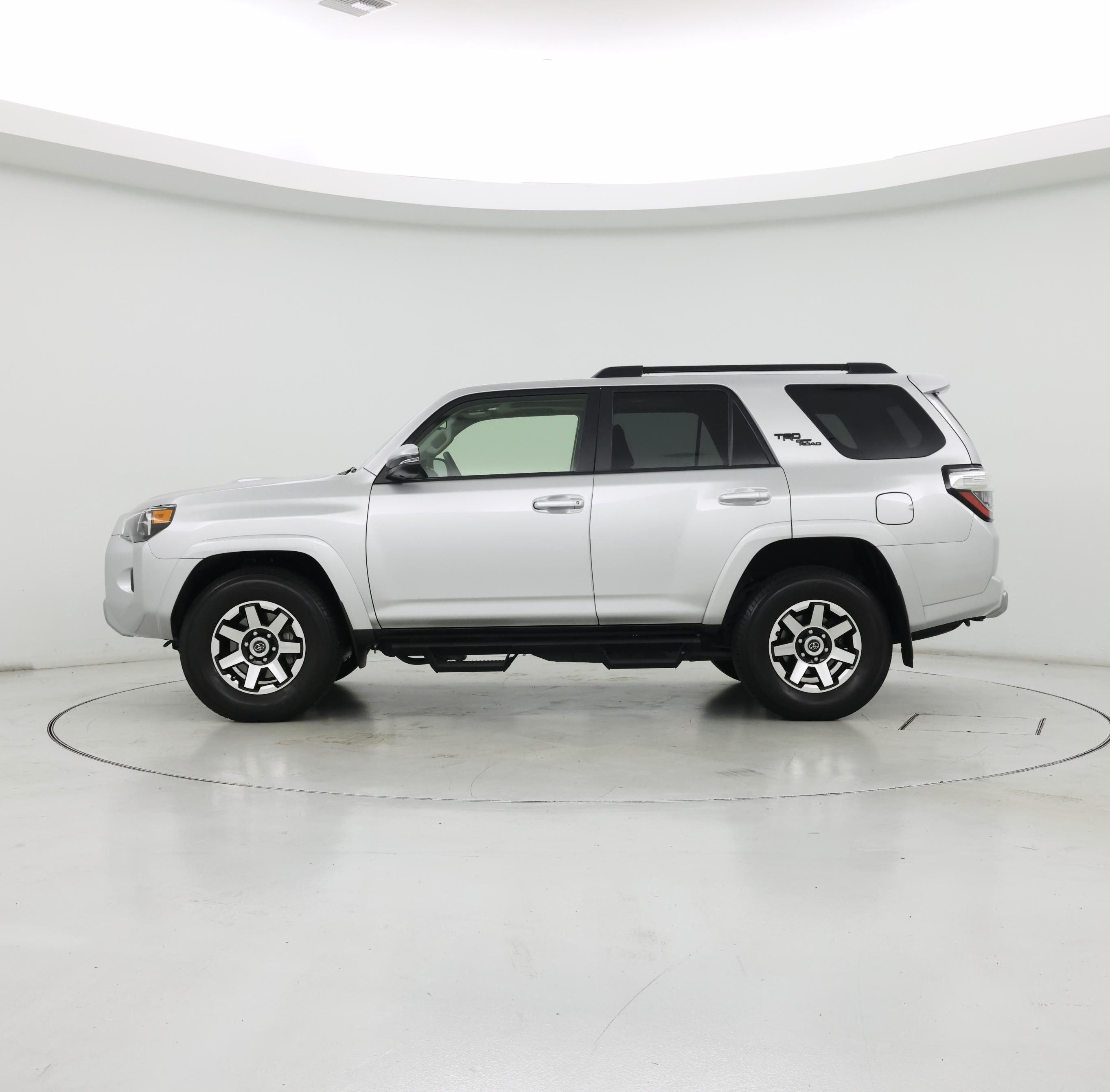 Thumbnail: 2021 Toyota 4Runner - 3