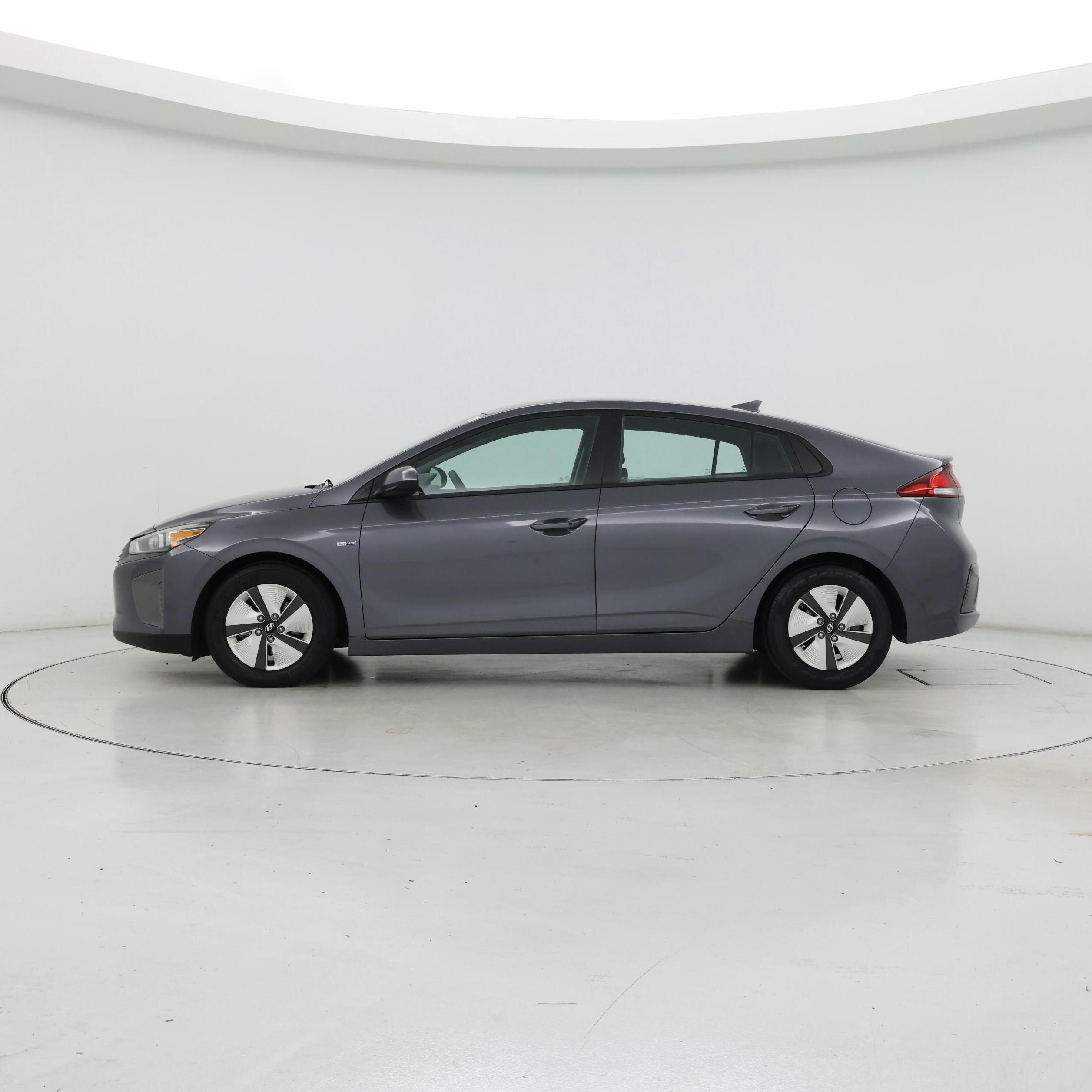 Thumbnail: 2019 Hyundai Ioniq - 3