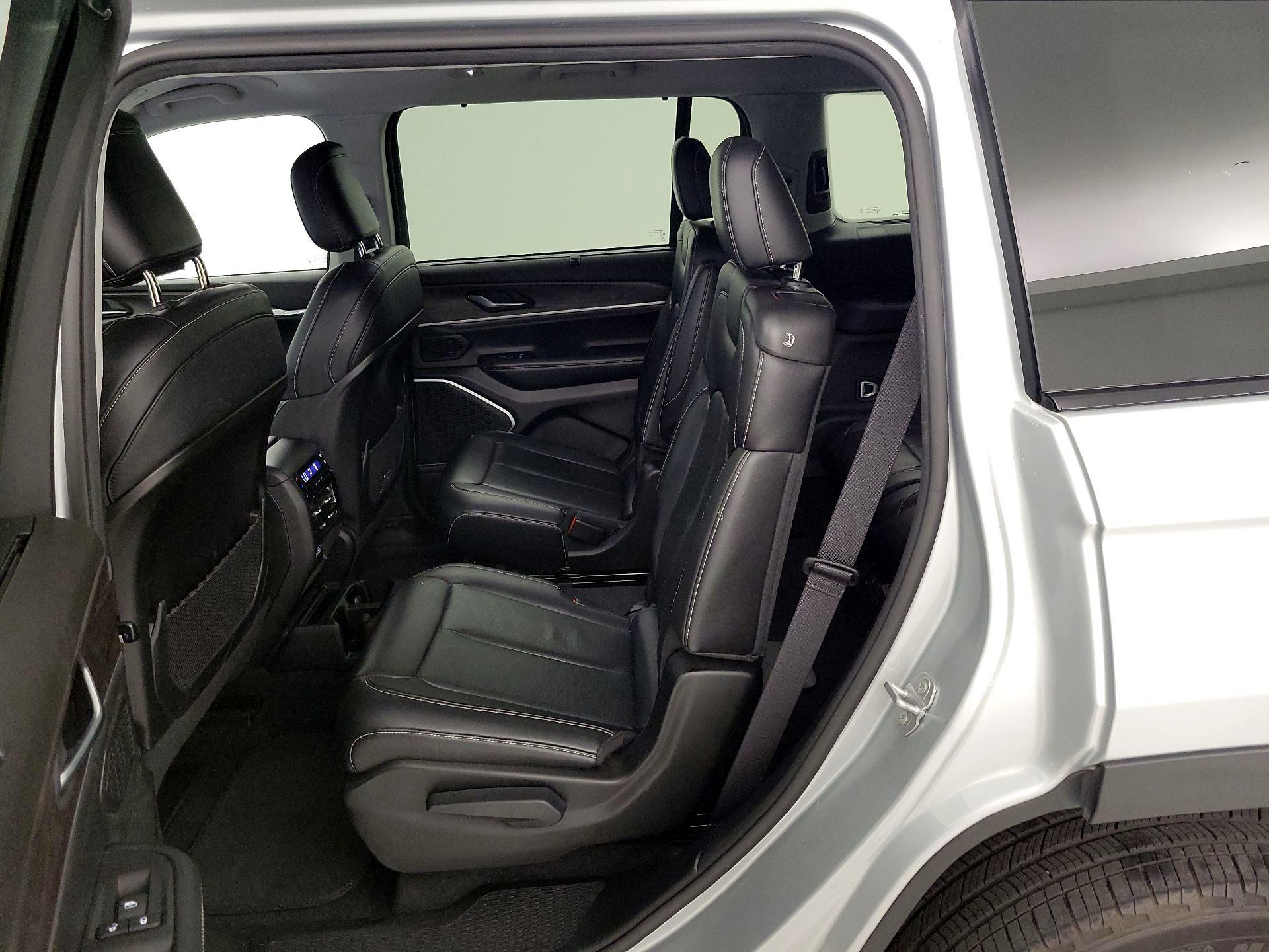 Thumbnail: 2022 Jeep Grand Cherokee L - 20