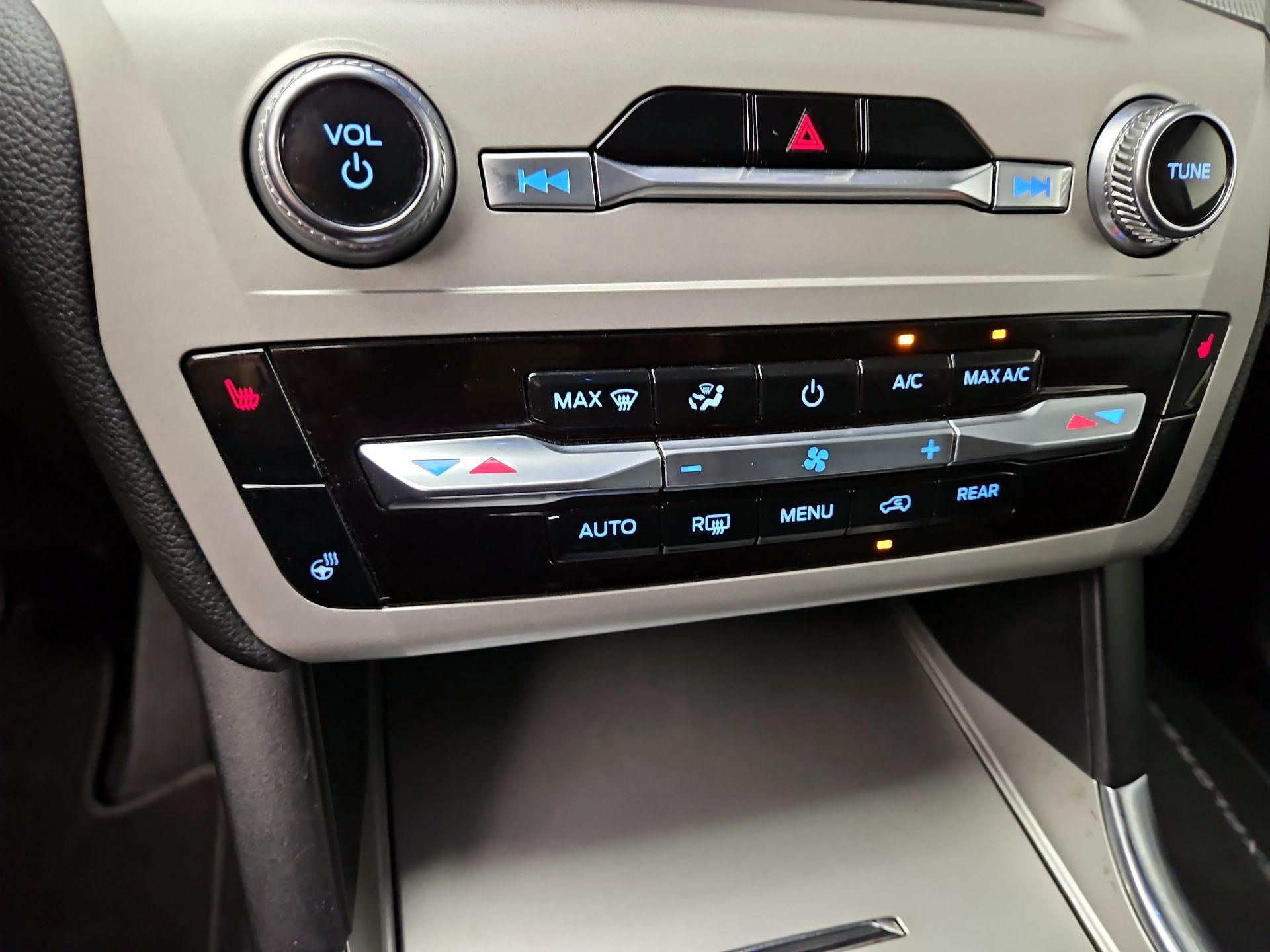 Thumbnail: 2023 Ford Explorer - 17