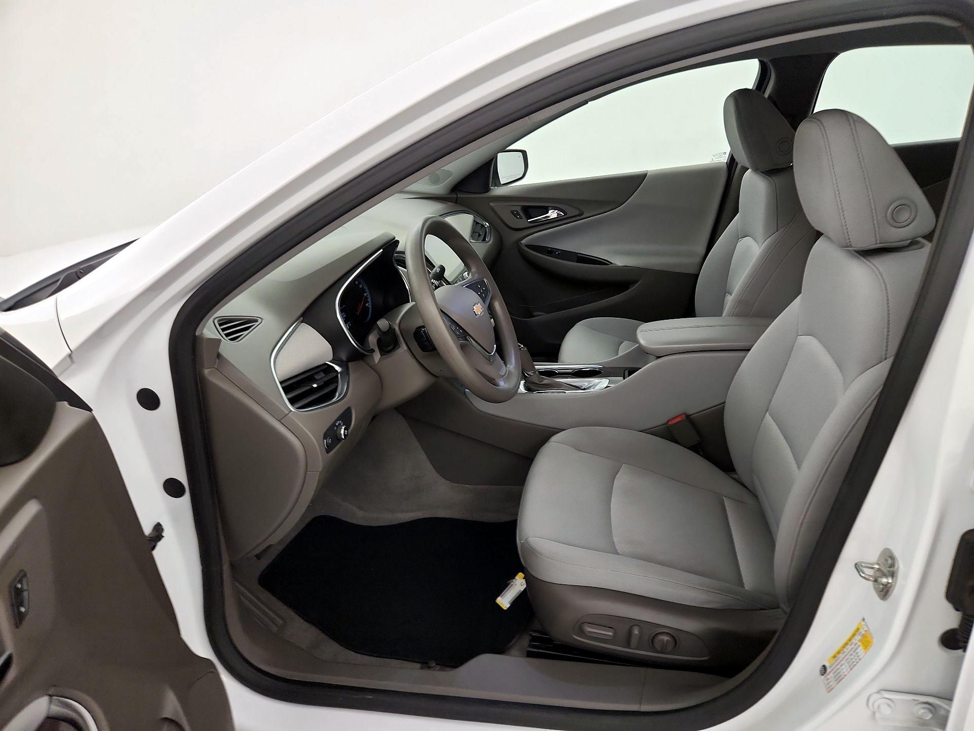 Thumbnail: 2020 Chevrolet Malibu - 11