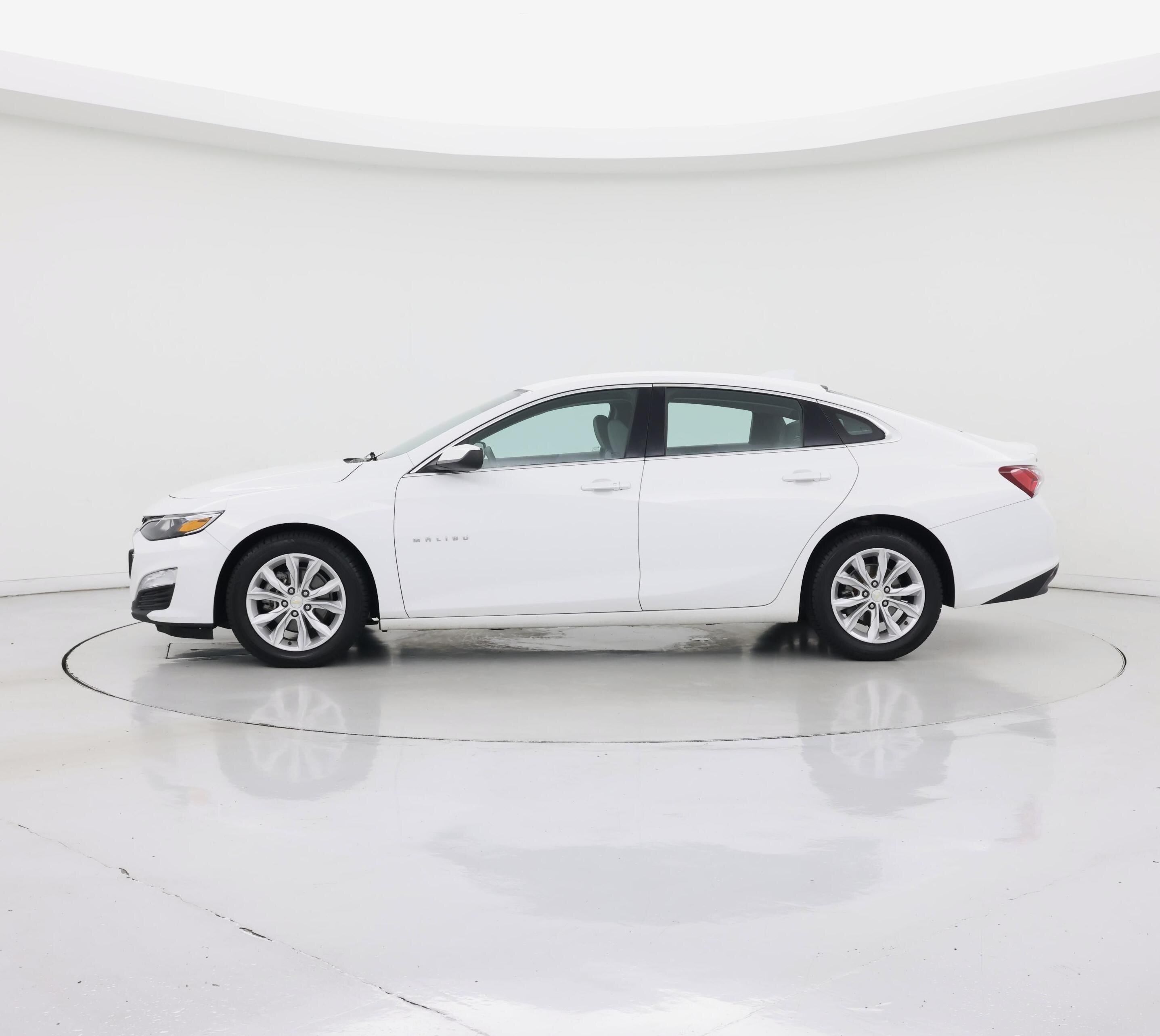 Thumbnail: 2020 Chevrolet Malibu - 3